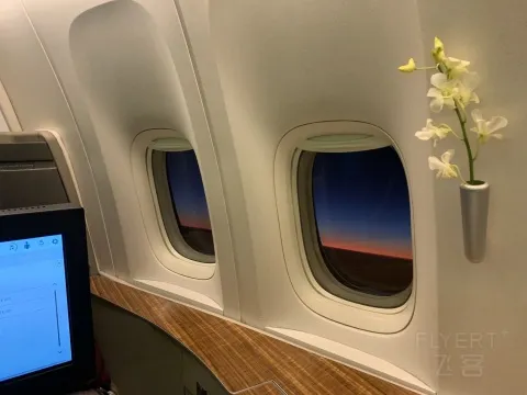 [�ѹ���] ��̩���� ����-��� CDG-HKG CX260 77W ͷ�Ȳ�
