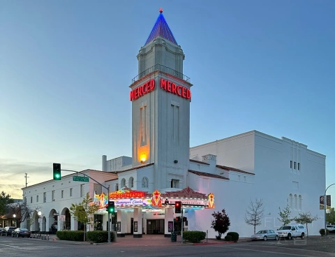 �������׷���������ѡ�����ݣ�Ĭ���������Ƶ� El Capitan Hotel Merced, JdV by Hyatt