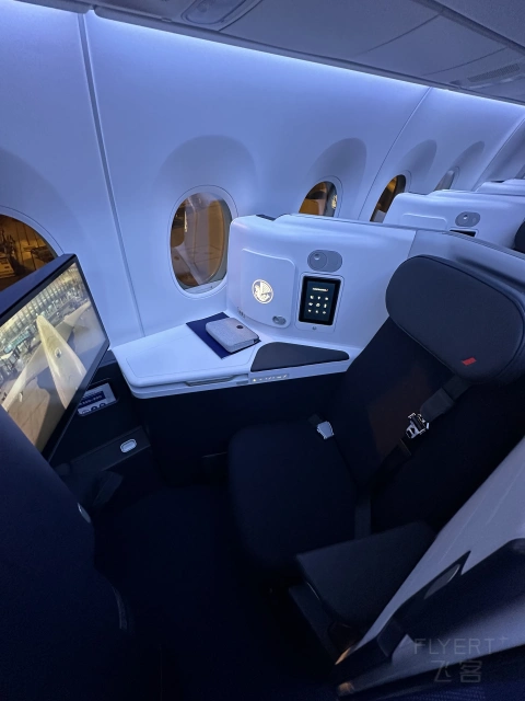 ���������� A350���� LHR-CDG-HKG