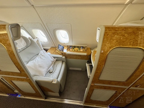 ����������A380ͷ�Ȳ�:�ϰ�DXB-���HKG