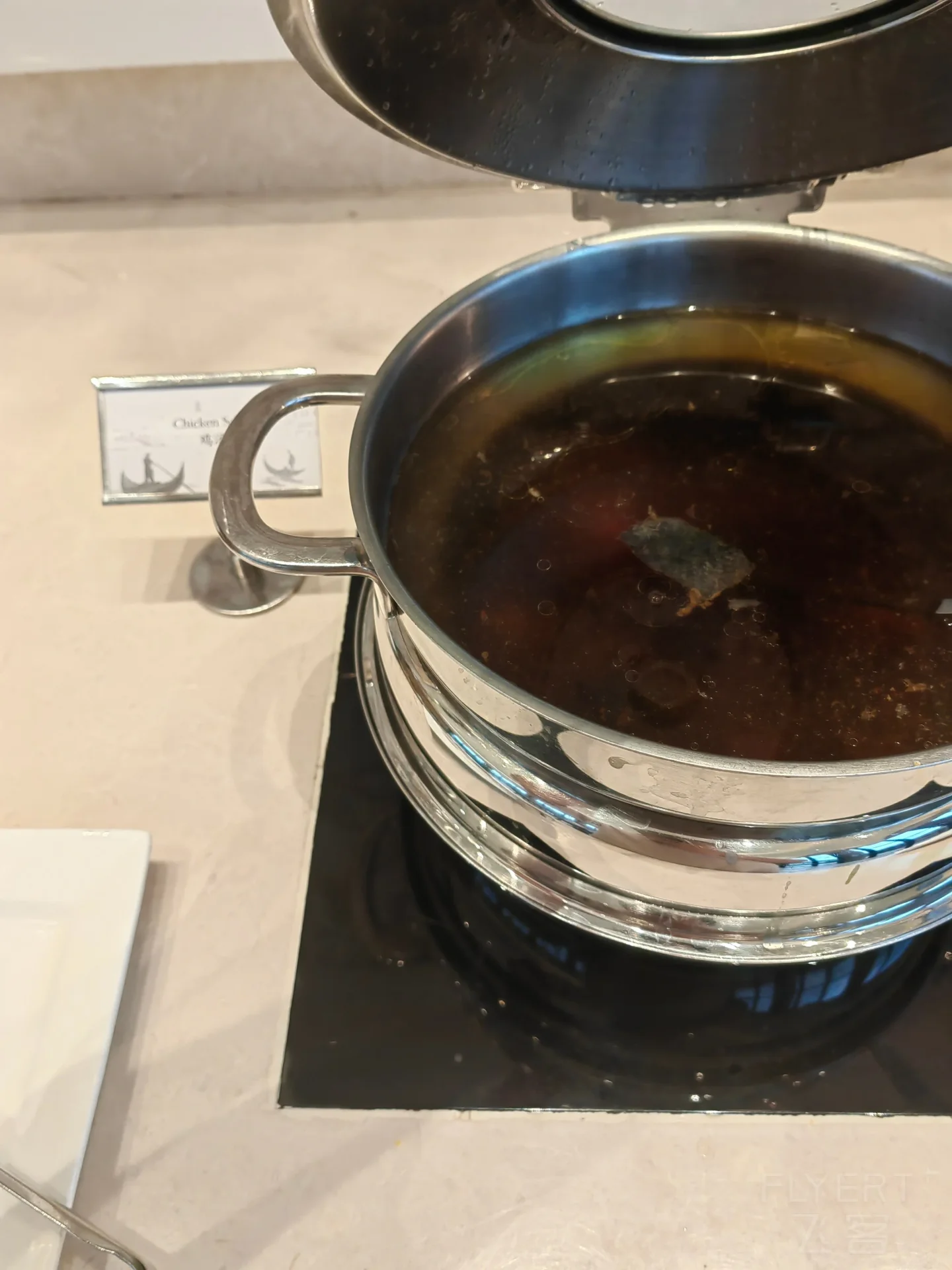 194945Eji8WgRF9KAr6Hrm.jpg