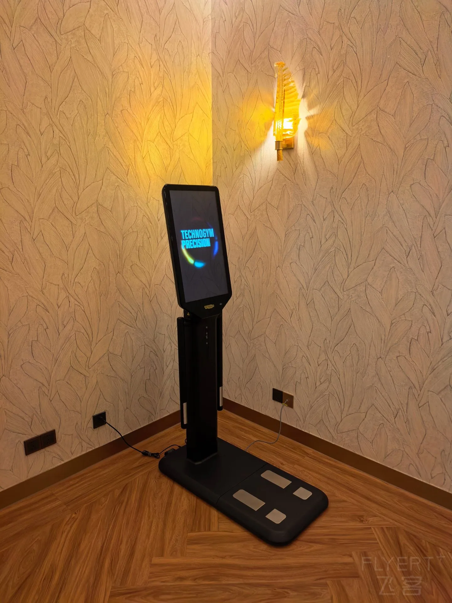 180821B04SsFqq12GbzaLp.jpg