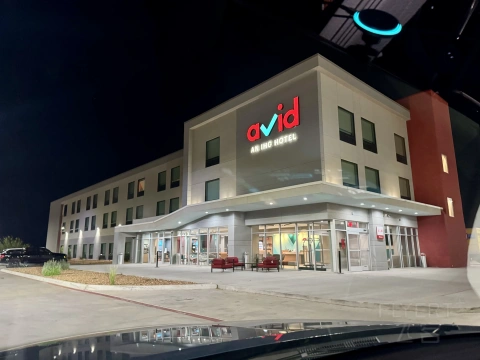 ��Big Bend & Guadalupe NP�����ݷ�����IHG����Avid Van Horn����԰�ſ�Airbnb��