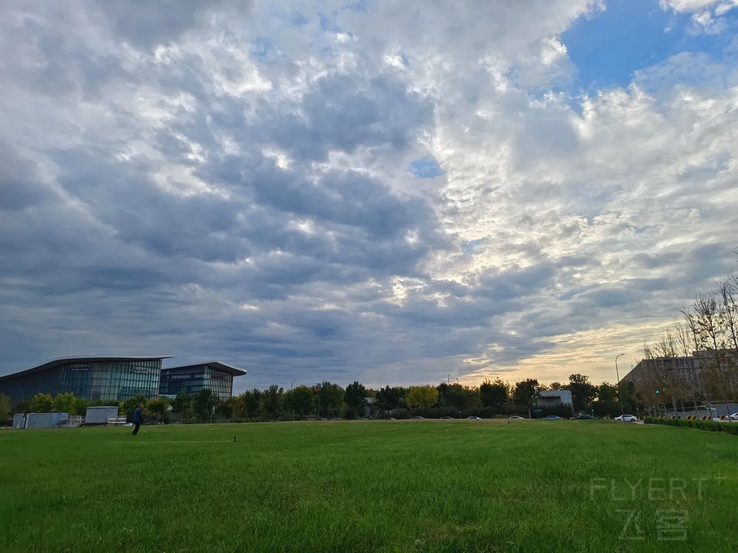 1747166PhA2mBwK1GQfEg9.jpg
