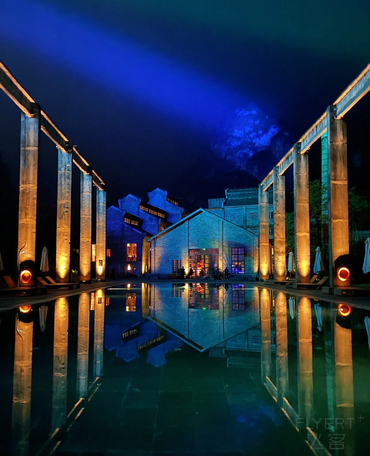 150910TICWEMJGPTSAZSBX.jpg