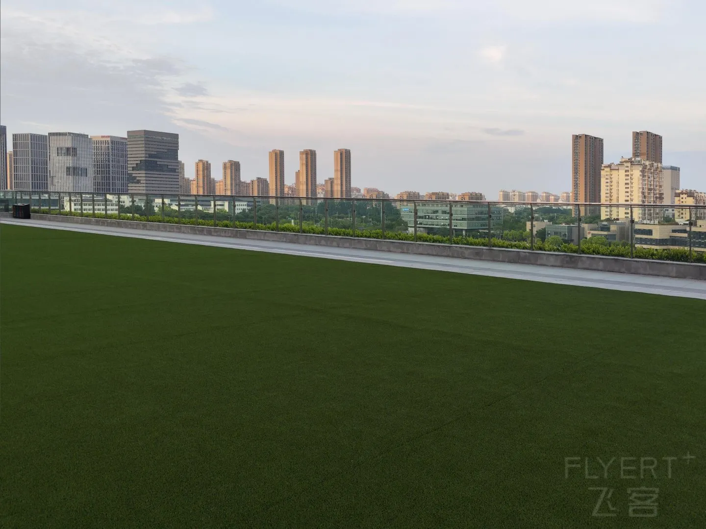 234845lqcDMCLPufcL4jf4.jpg