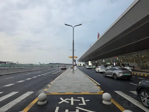 �Ϻ����������飬����������ת��1��-�й��Ϸ����� CZ8822 XIY-PKX ����737-800 ���ò�