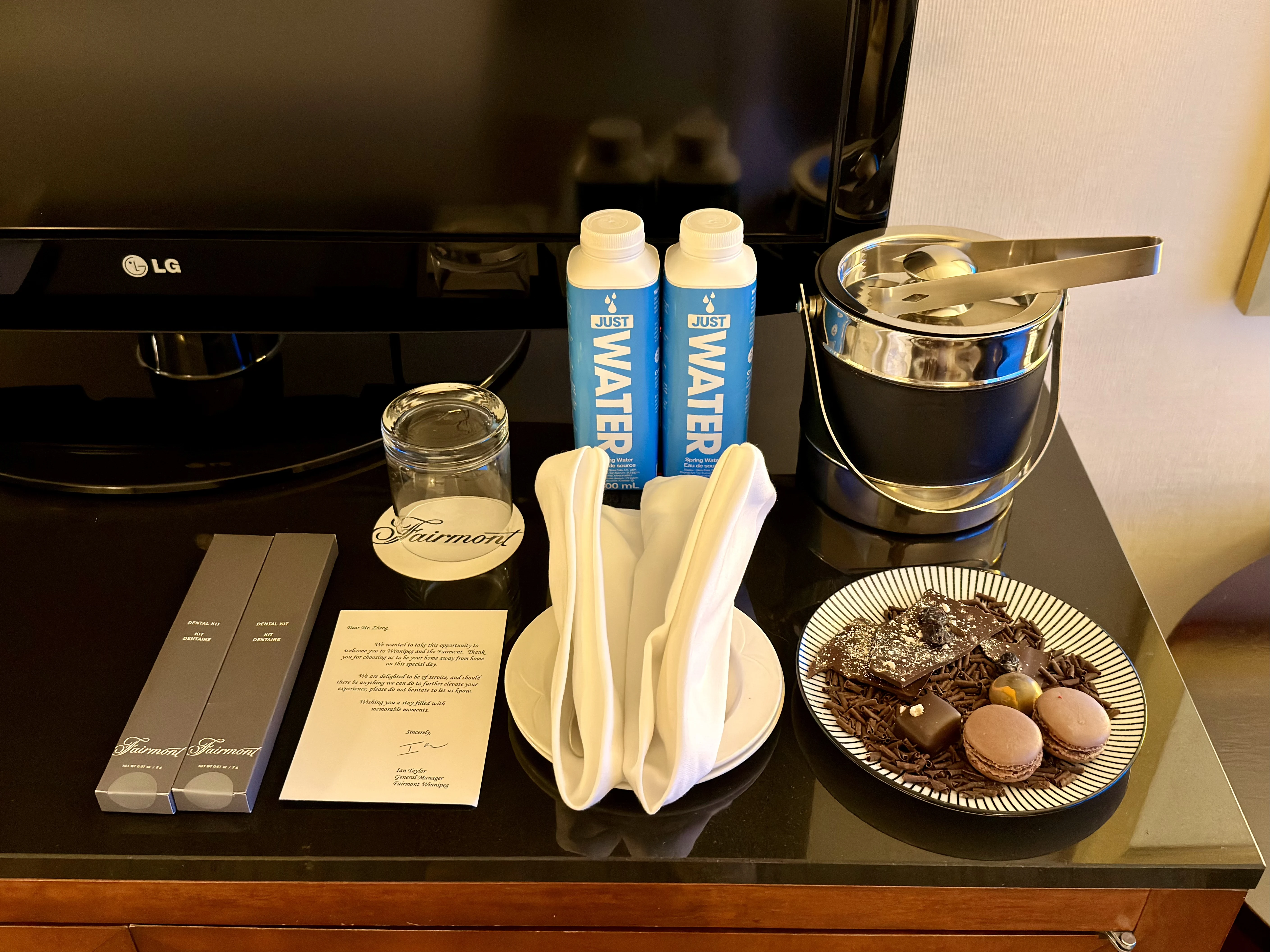 Ӳ���Ͼ� �۸��������׷��� 🇨🇦���Ხ�Ѷ��ɾƵ� Fairmont Winnipeg Hotel Manitoba