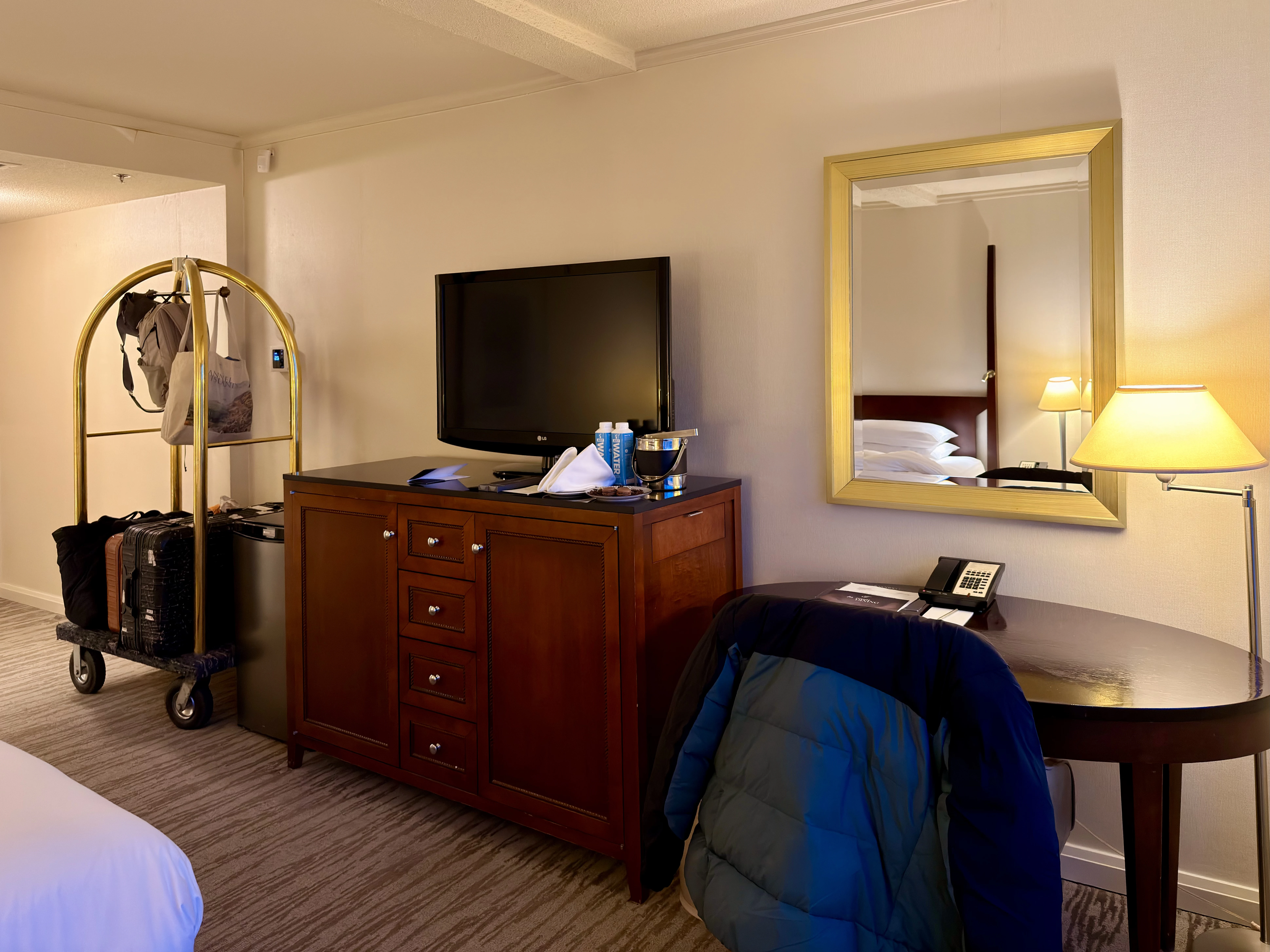 Ӳ���Ͼ� �۸��������׷��� 🇨🇦���Ხ�Ѷ��ɾƵ� Fairmont Winnipeg Hotel Manitoba