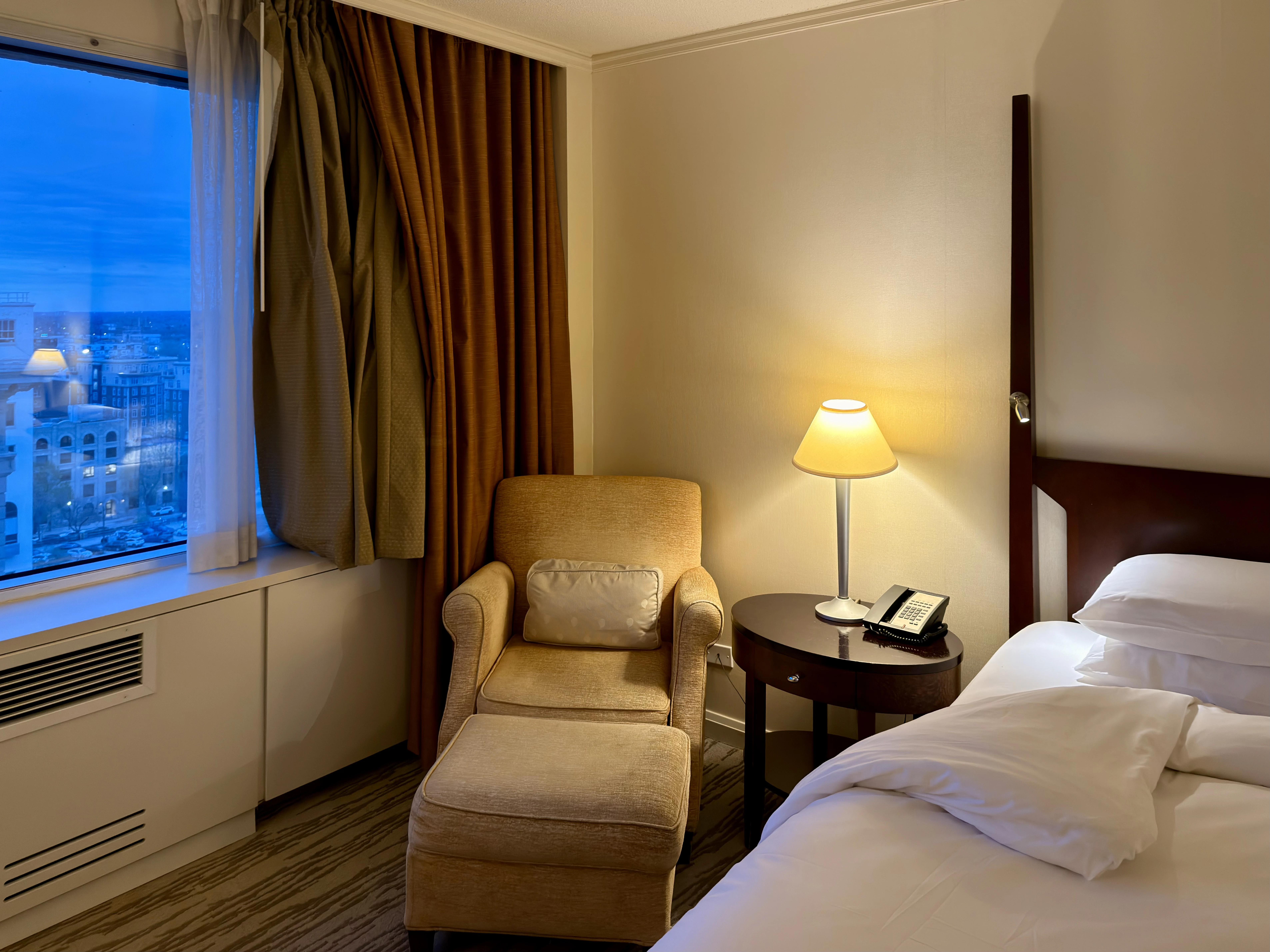 Ӳ���Ͼ� �۸��������׷��� 🇨🇦���Ხ�Ѷ��ɾƵ� Fairmont Winnipeg Hotel Manitoba
