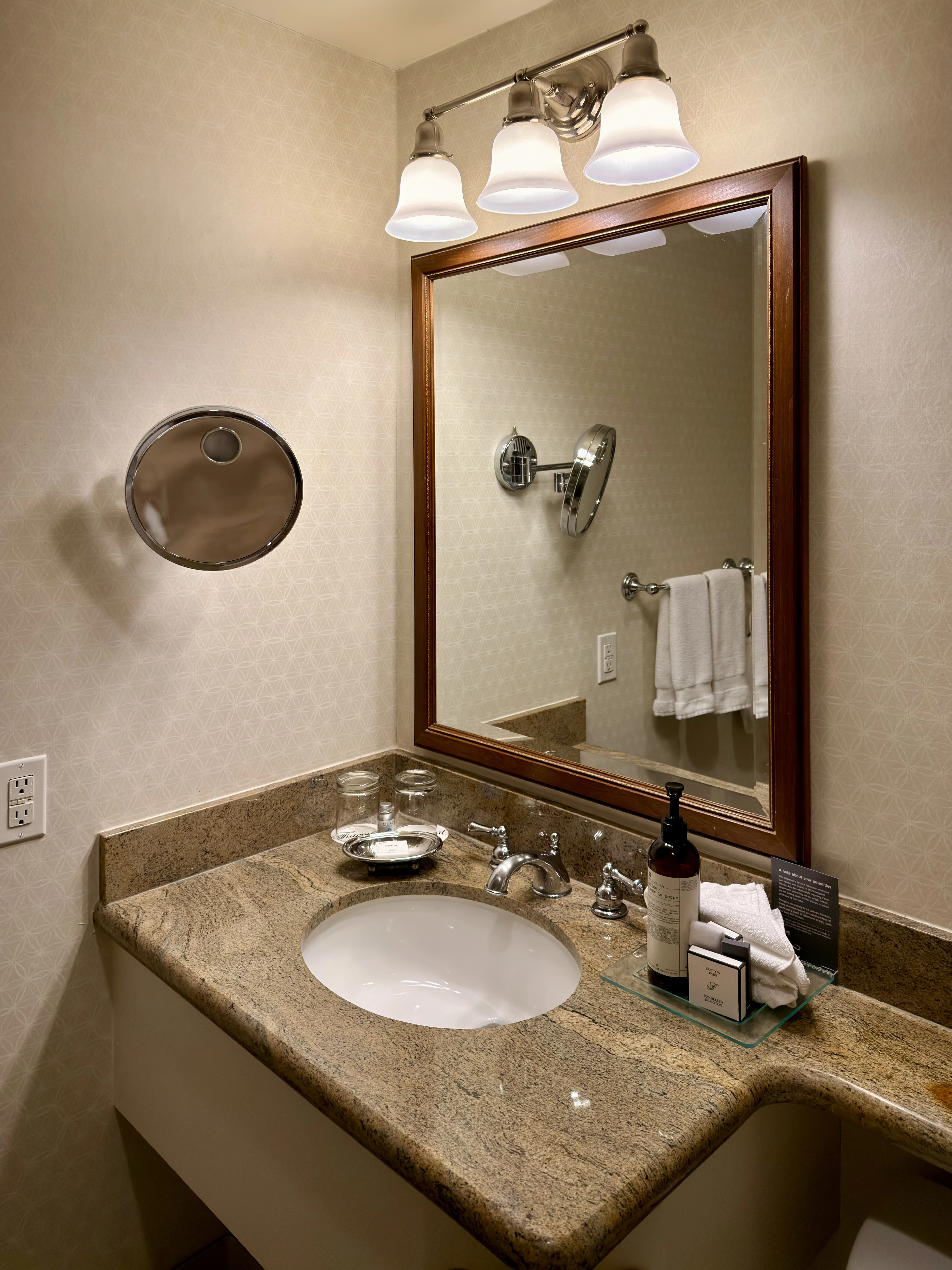Ӳ���Ͼ� �۸��������׷��� 🇨🇦���Ხ�Ѷ��ɾƵ� Fairmont Winnipeg Hotel Manitoba
