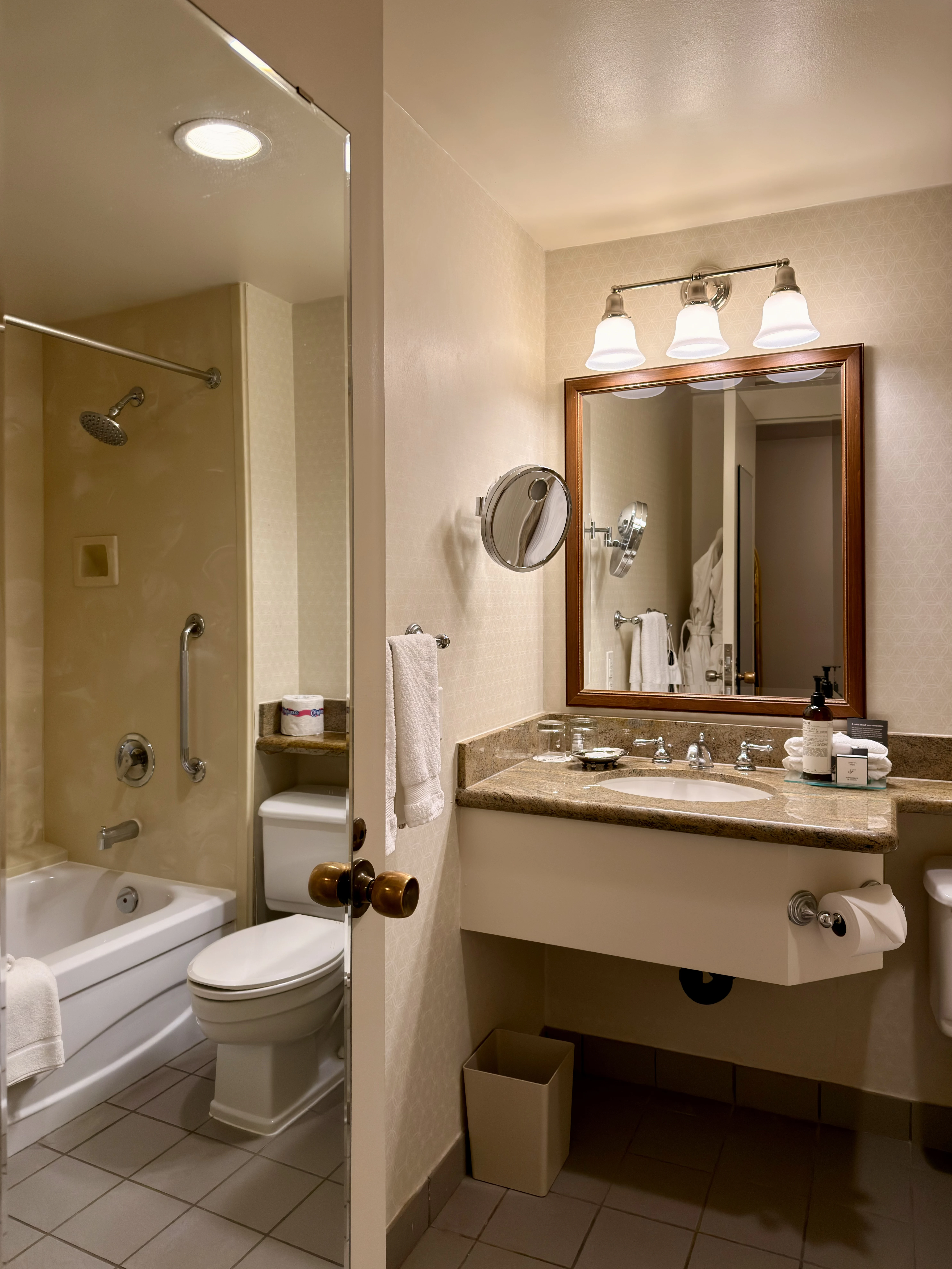 Ӳ���Ͼ� �۸��������׷��� 🇨🇦���Ხ�Ѷ��ɾƵ� Fairmont Winnipeg Hotel Manitoba