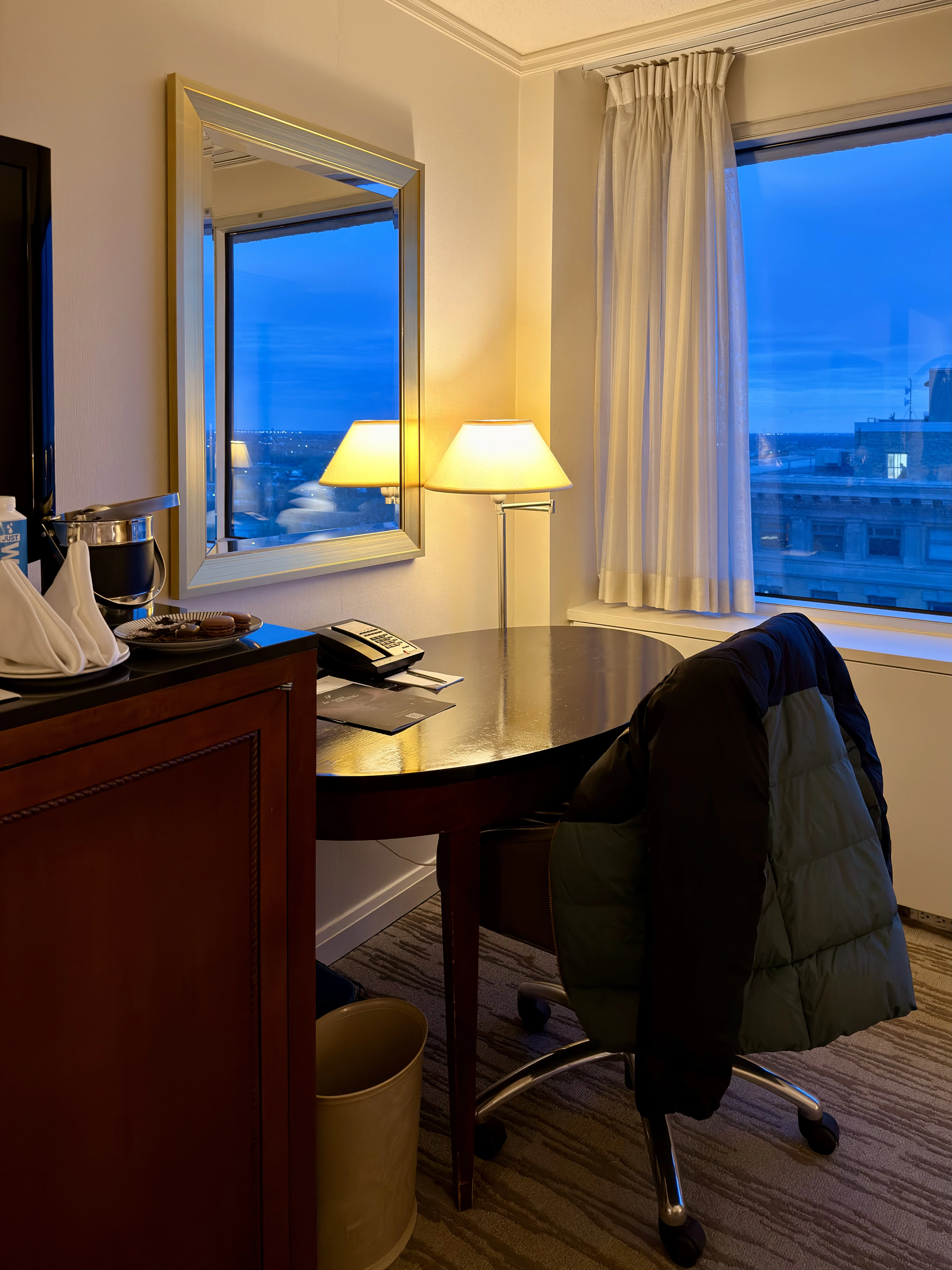 Ӳ���Ͼ� �۸��������׷��� 🇨🇦���Ხ�Ѷ��ɾƵ� Fairmont Winnipeg Hotel Manitoba