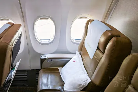���ǽ��Ƿ����� | MU2517 �人���ൺ B738����շ�������
