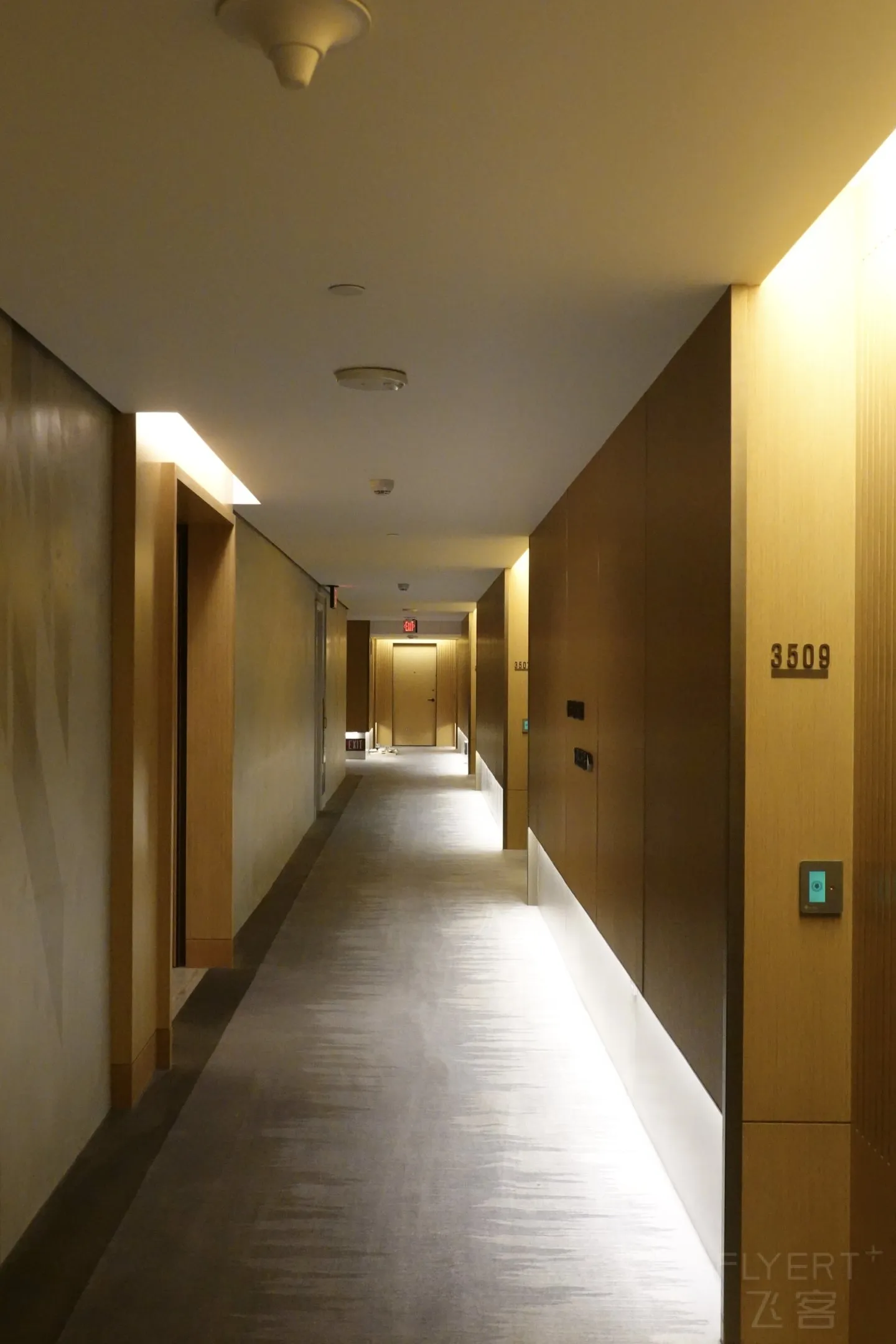 120751SXRBFUWKAOZEDLKE.jpg