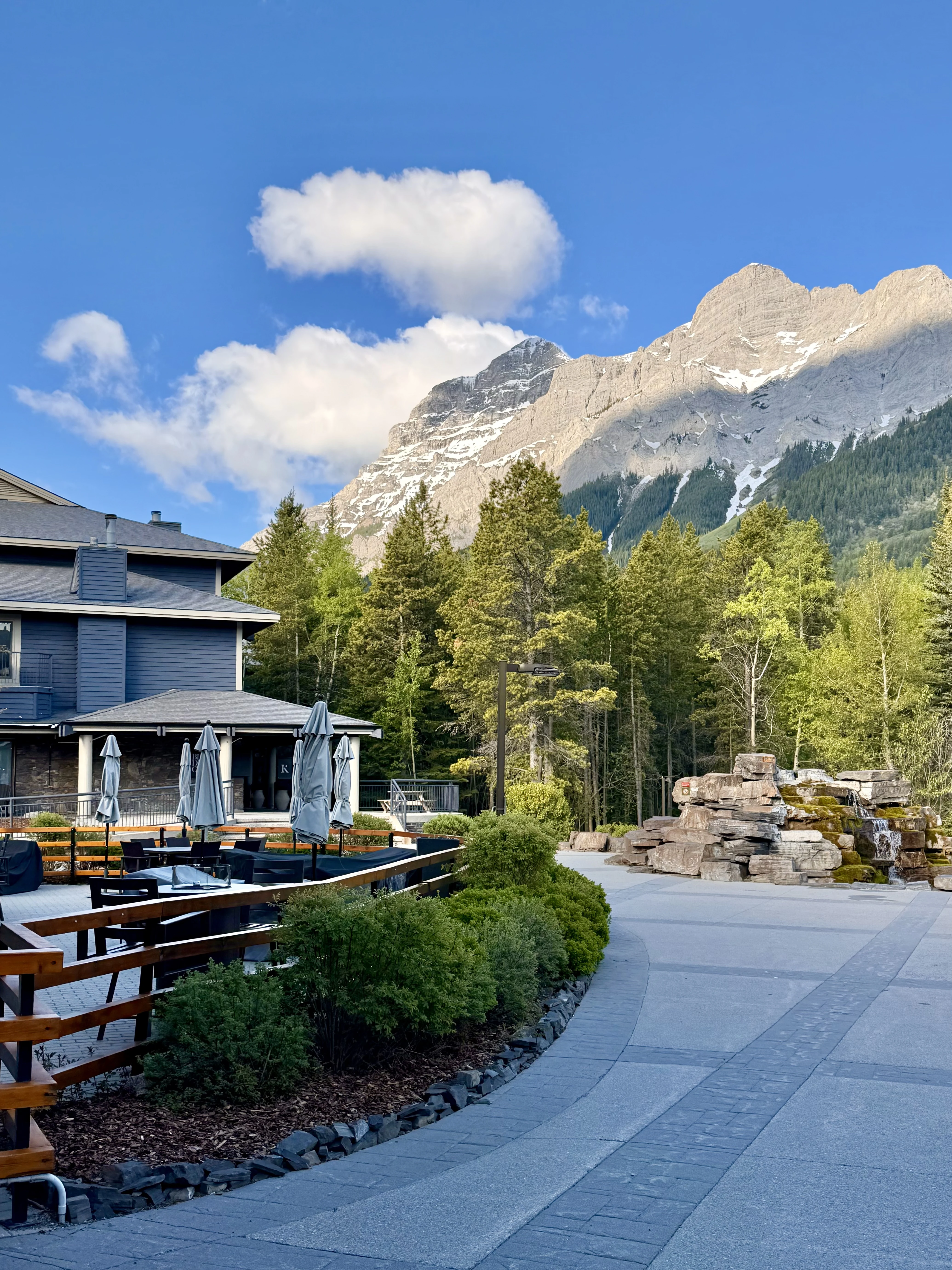Ⱥɽ���ư�;�� G7��������ѡ��🇨🇦 Kananaskis Mountain Lodge ��ʽ�׷�һ����ƽ��