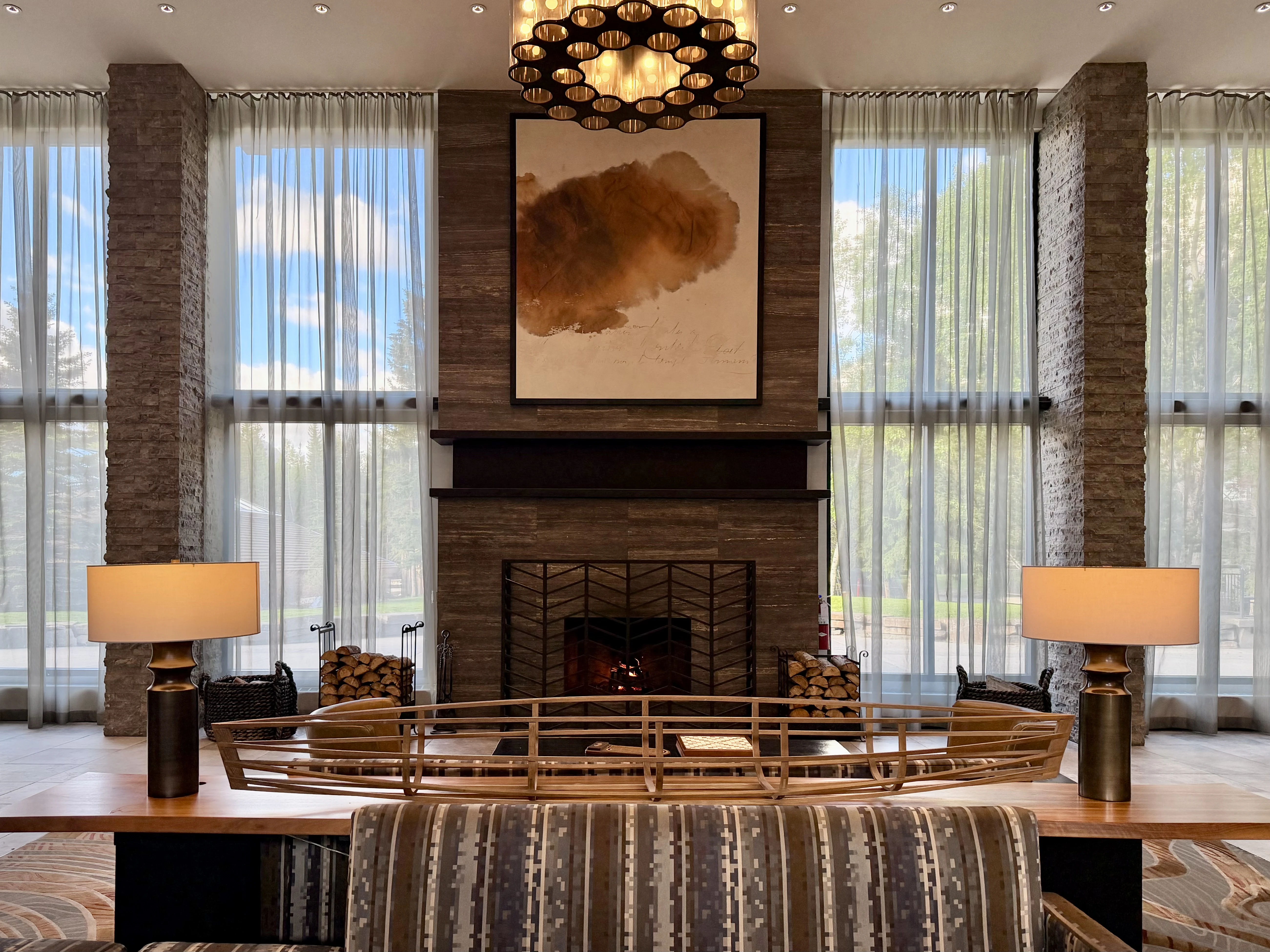 Ⱥɽ���ư�;�� G7��������ѡ��🇨🇦 Kananaskis Mountain Lodge ��ʽ�׷�һ����ƽ��