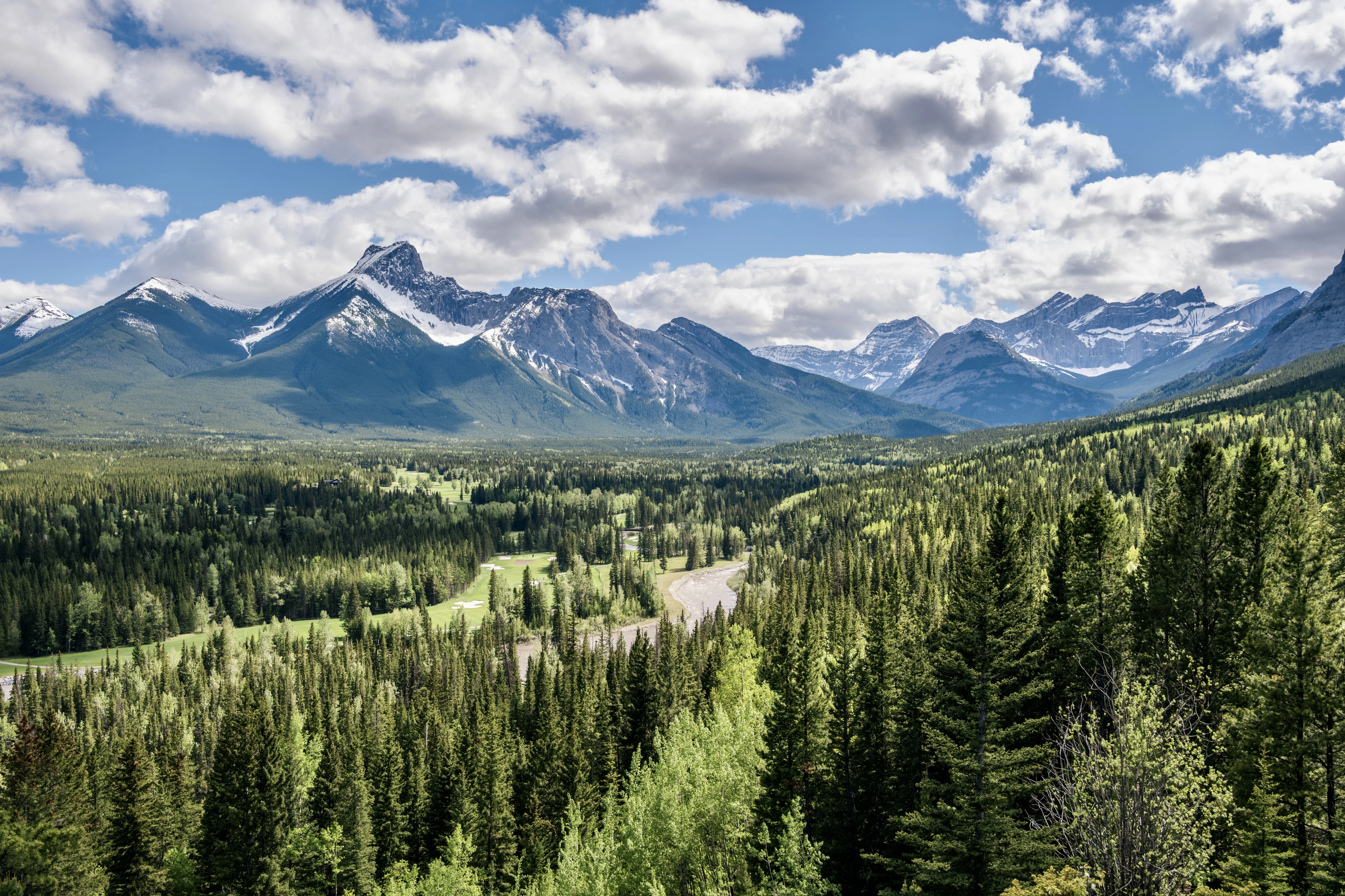 Ⱥɽ���ư�;�� G7��������ѡ��🇨🇦 Kananaskis Mountain Lodge ��ʽ�׷�һ����ƽ��