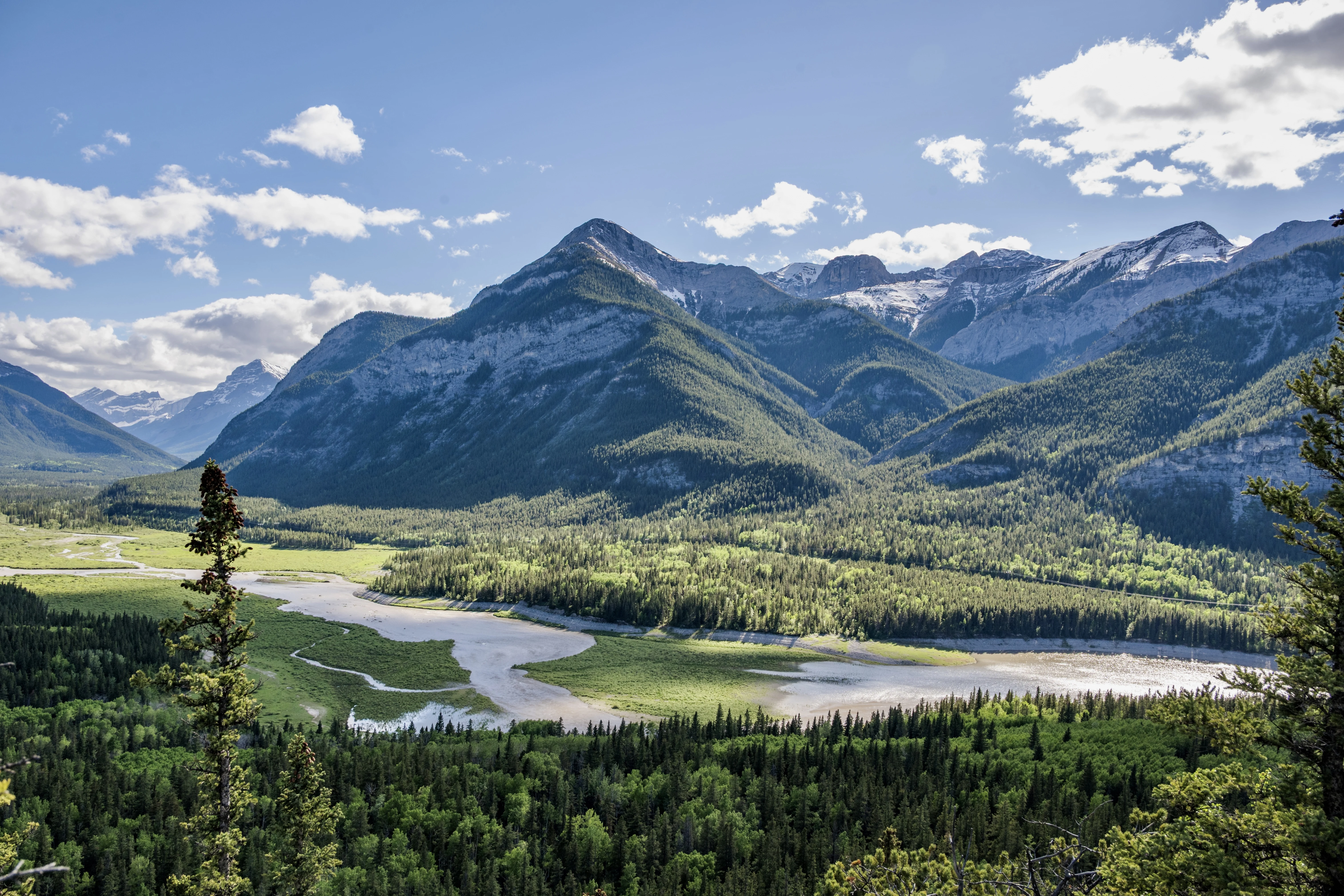 Ⱥɽ���ư�;�� G7��������ѡ��🇨🇦 Kananaskis Mountain Lodge ��ʽ�׷�һ����ƽ��