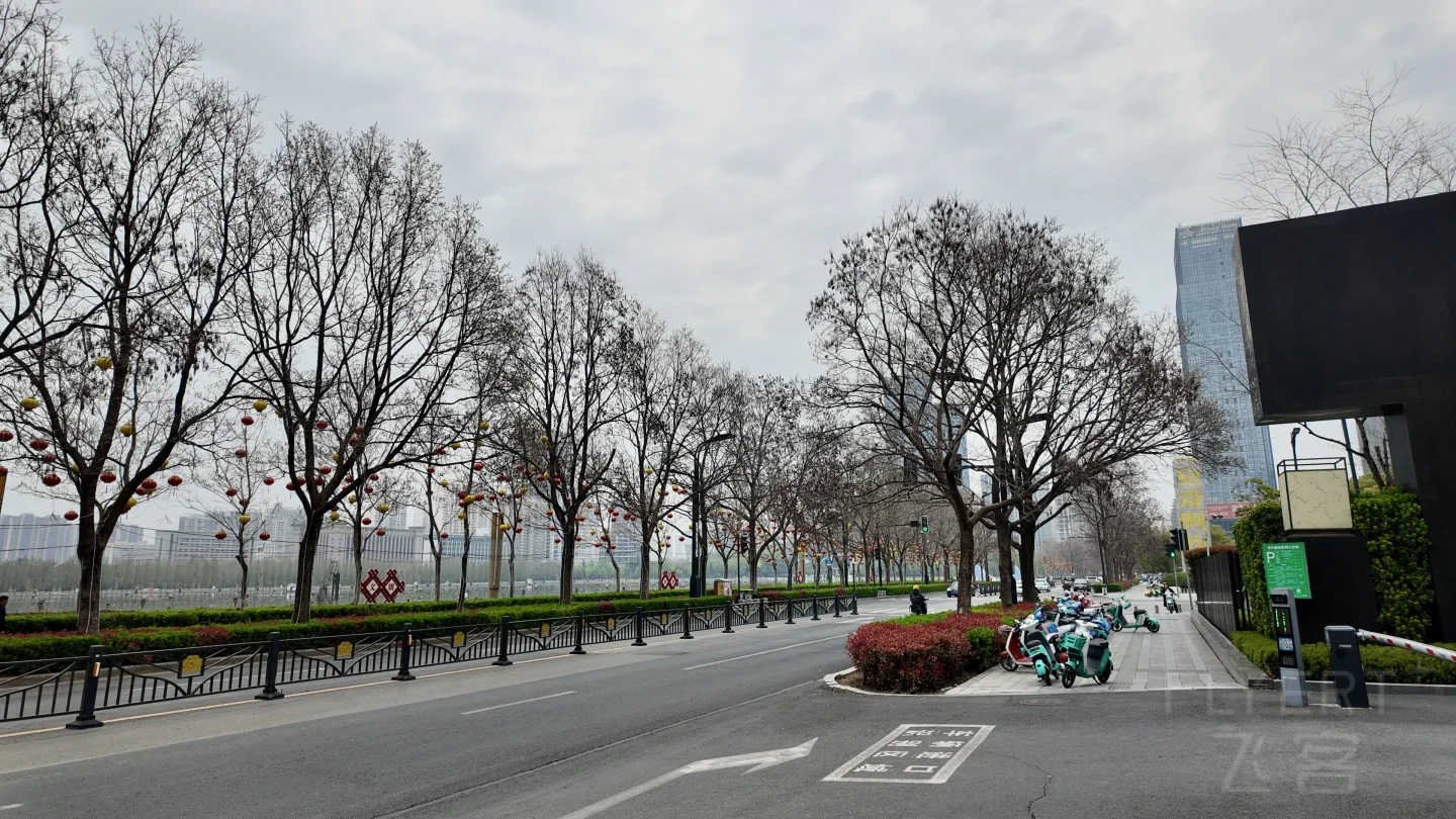 113025QHGYVQIICHUNFJIK.jpg