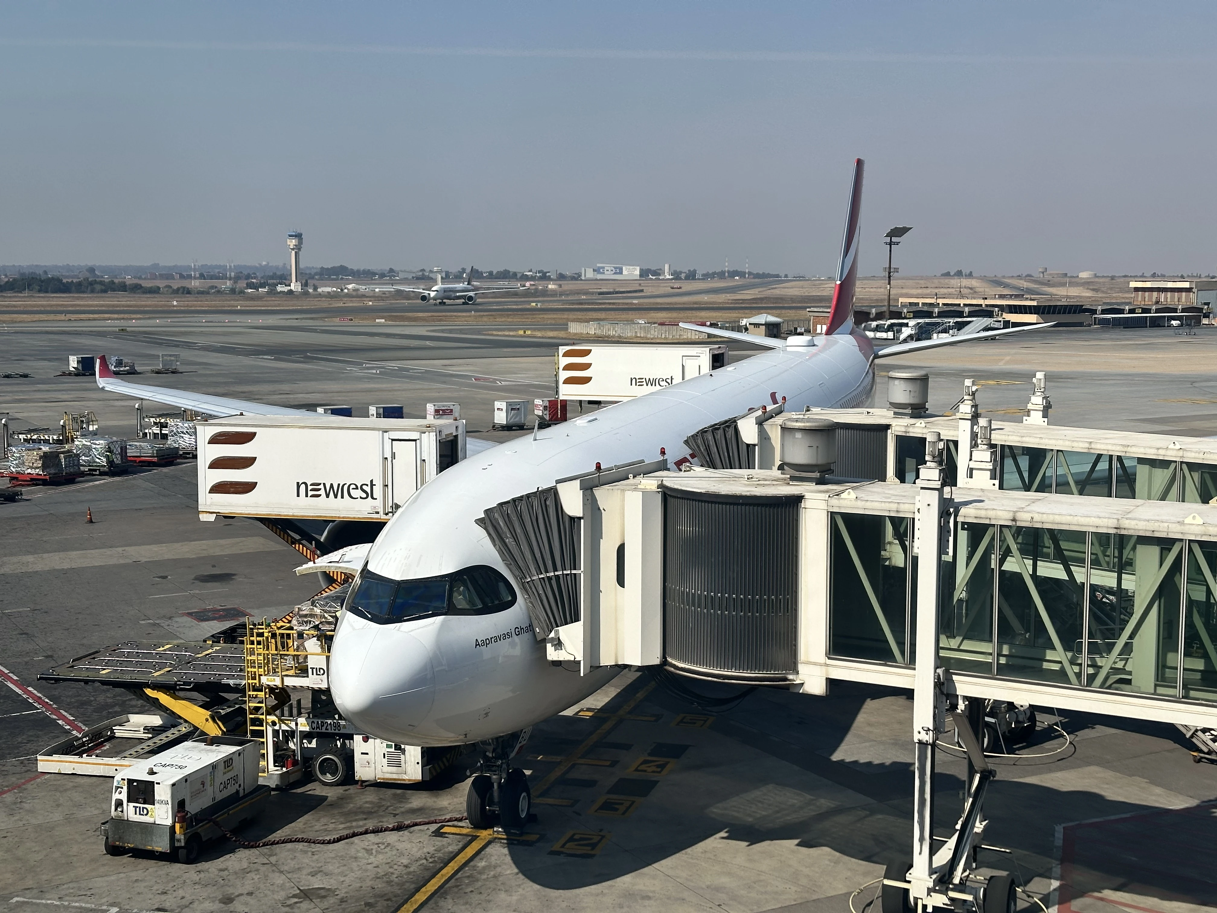 ���˿������䣬���������ա�ī������A350���òշ������飬Լ����˹��JNB-���������DOH