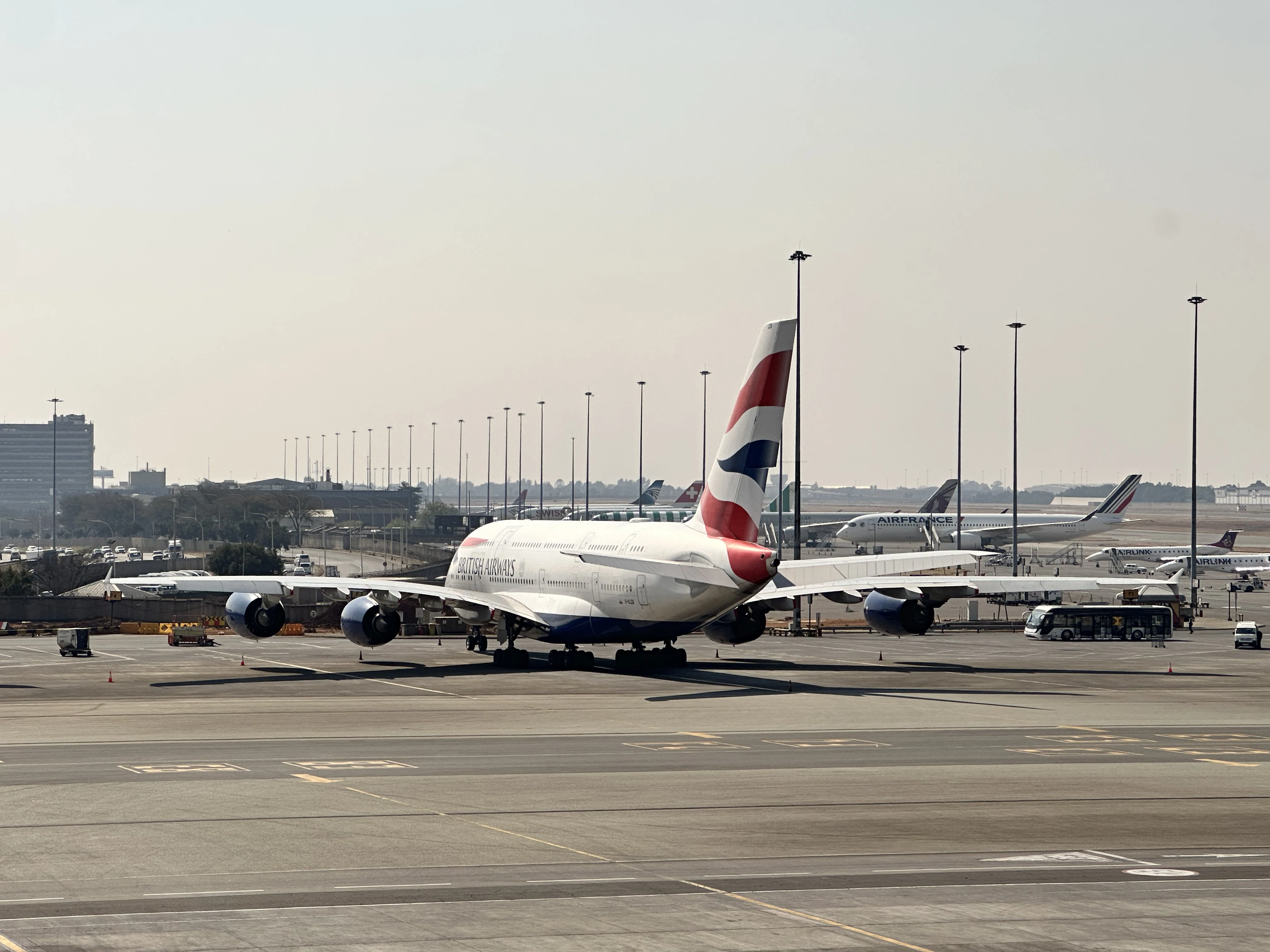 ���˿������䣬���������ա�ī������A350���òշ������飬Լ����˹��JNB-���������DOH