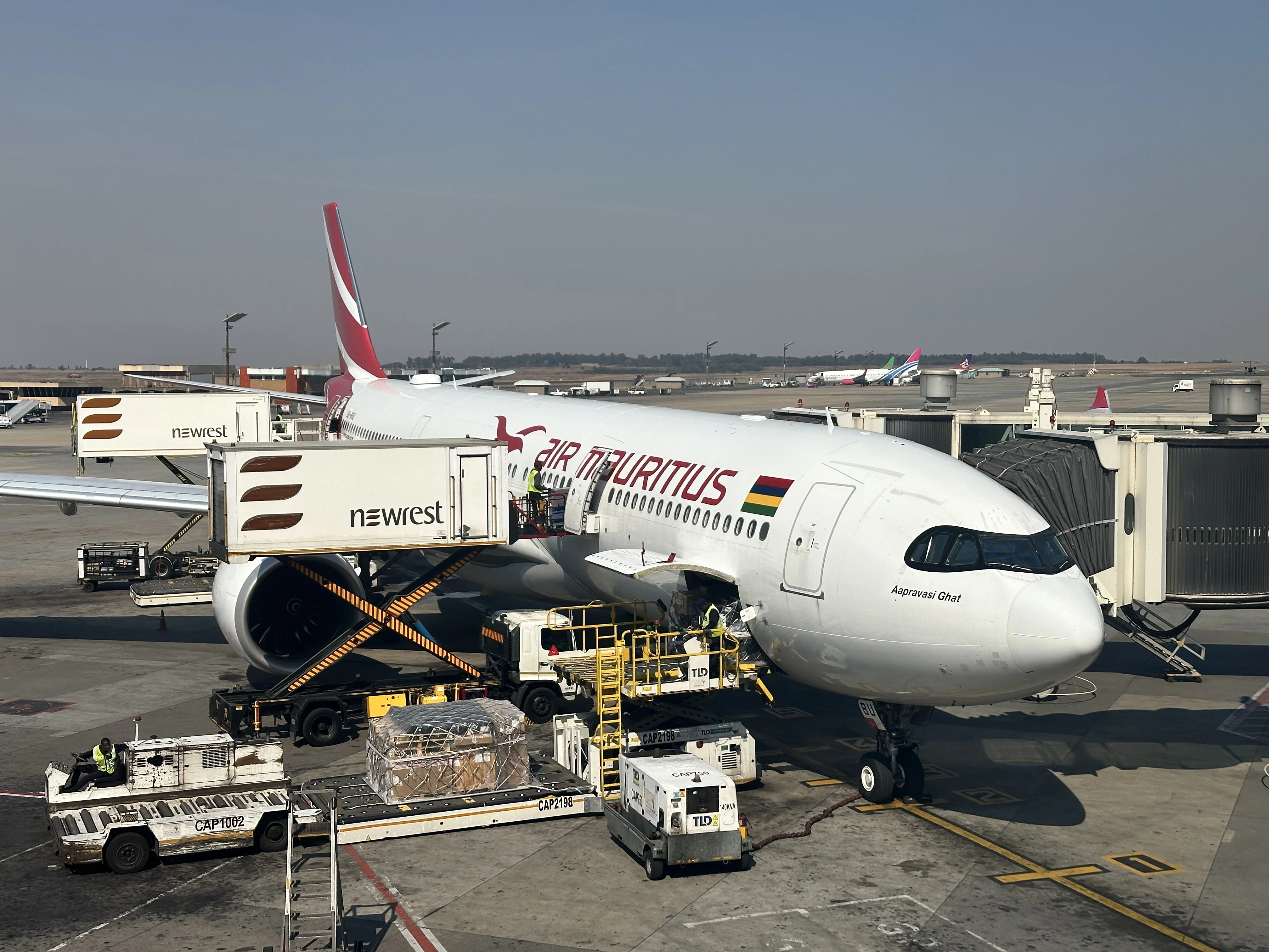���˿������䣬���������ա�ī������A350���òշ������飬Լ����˹��JNB-���������DOH