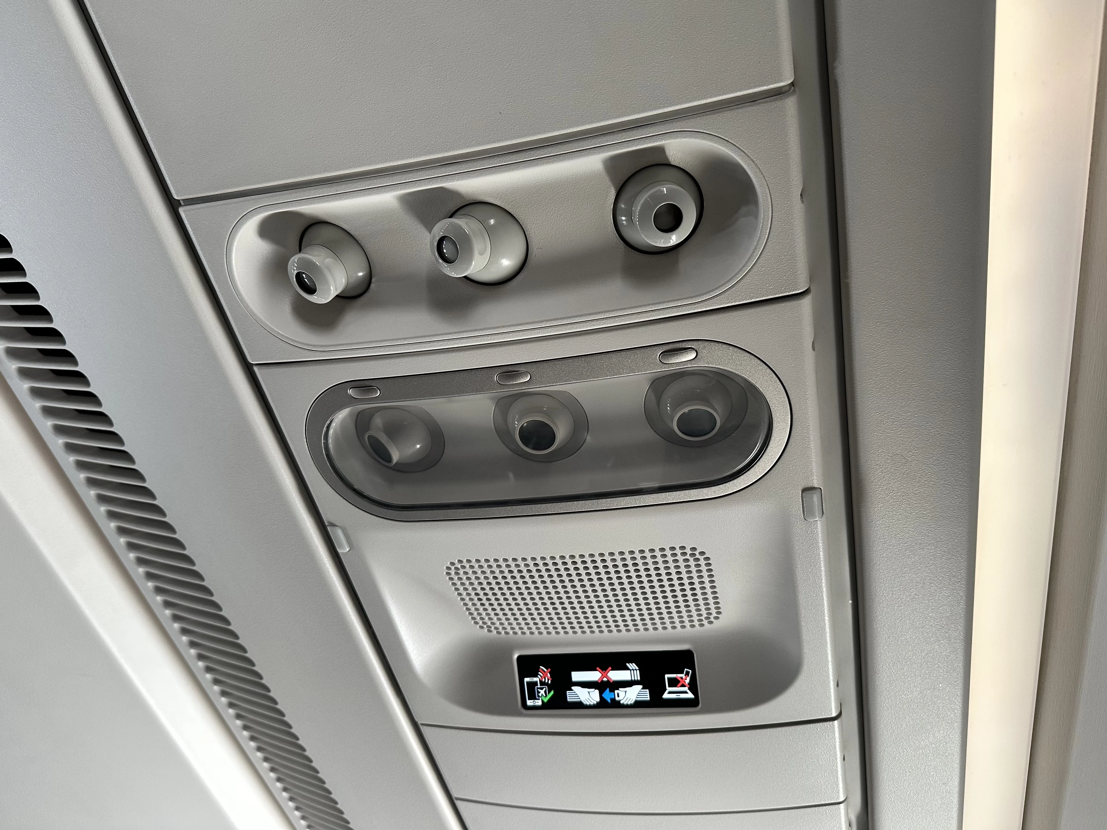 ���˿������䣬���������ա�ī������A350���òշ������飬Լ����˹��JNB-���������DOH
