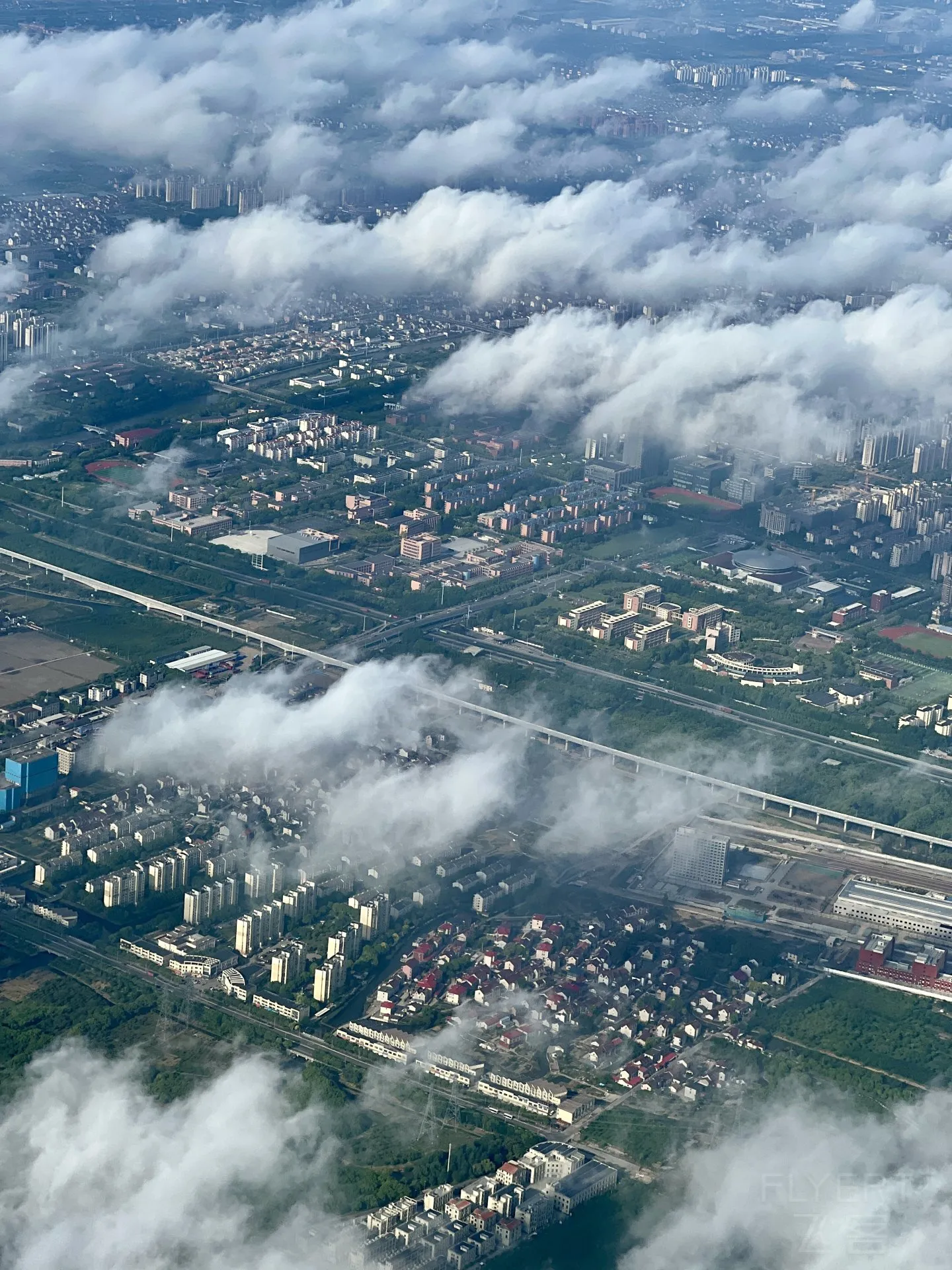120400HKKHWEEJYYMNKZYI.jpg