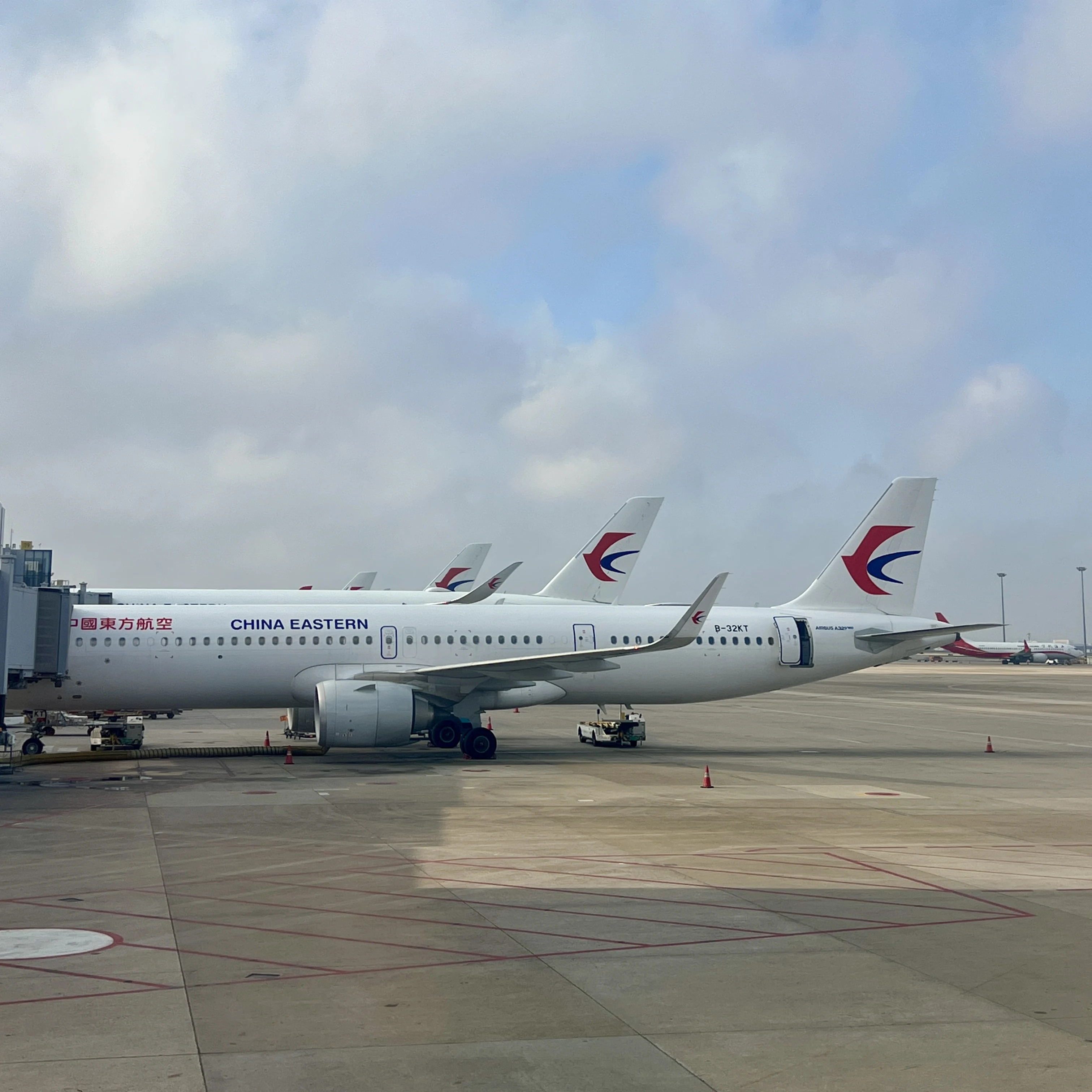 �ֻ����� ��Խ�й��������� ����������ǣ�MU6221 �Ϻ��ֶ�-��ʲ�������������