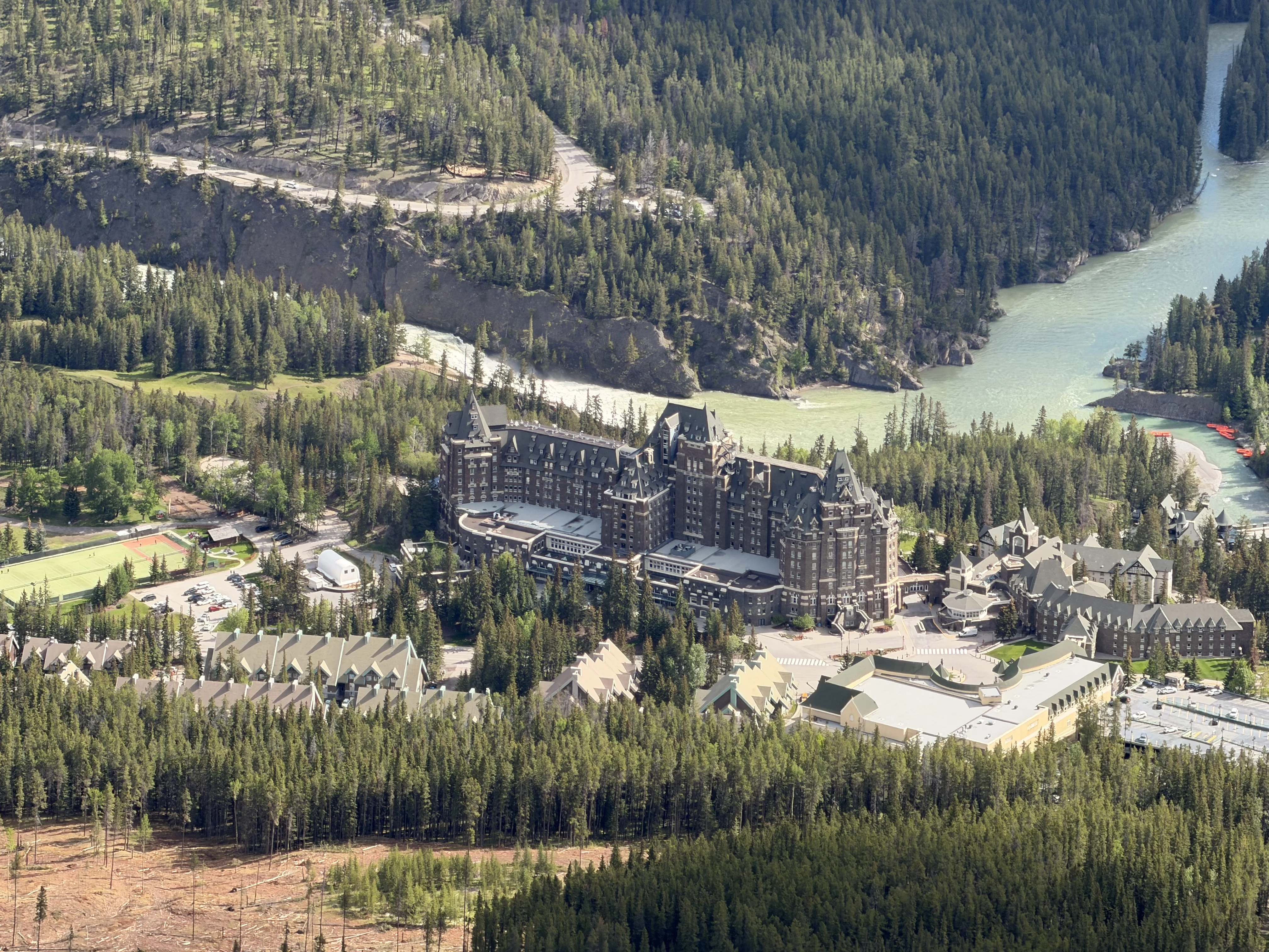 ���ɽ�Ѷ���������①�����䲻�ࡤ���Ѷ��ɳǱ� ����ͷ� Fairmont Gold Banff Springs