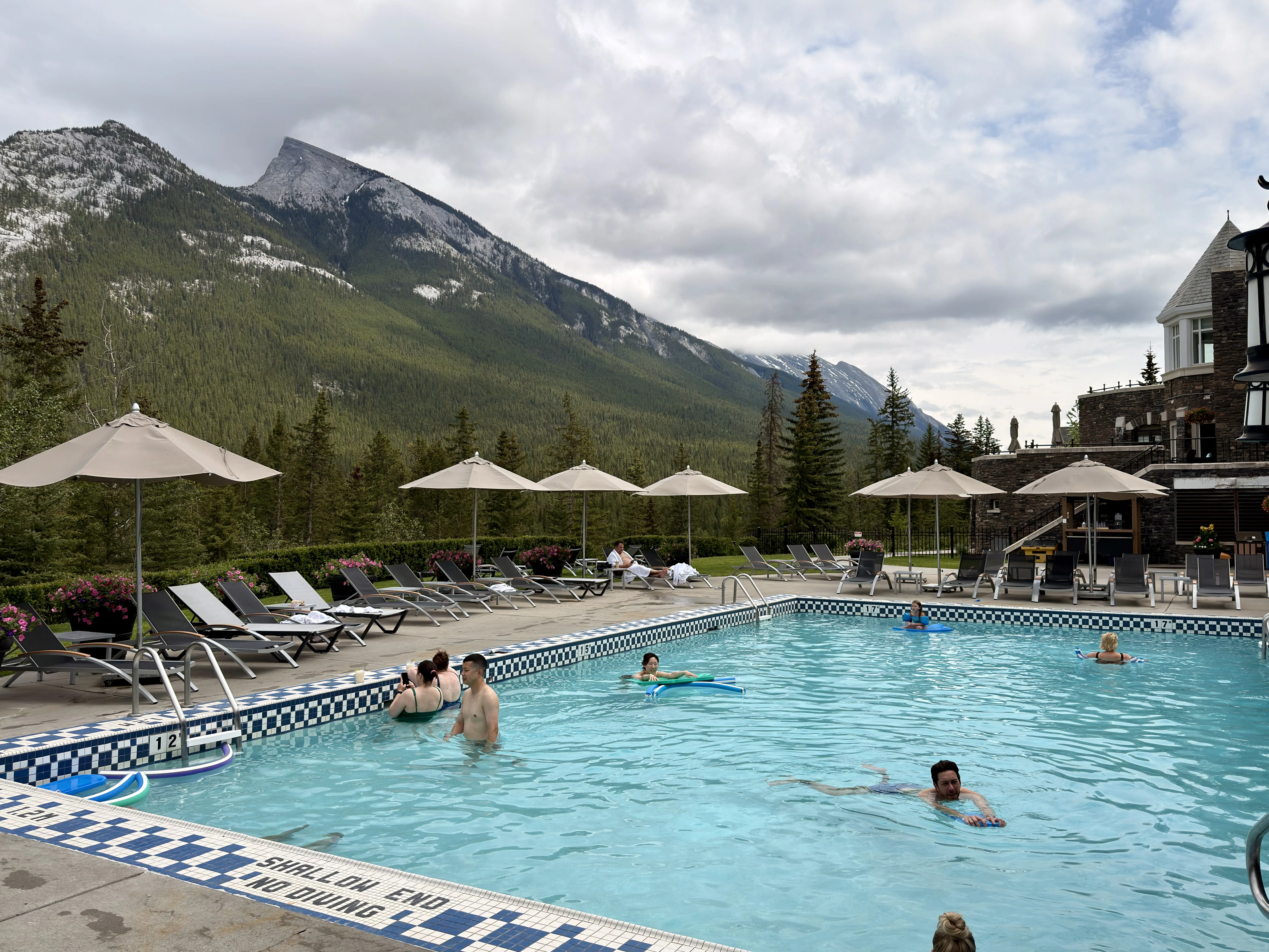 ���ɽ�Ѷ���������①�����䲻�ࡤ���Ѷ��ɳǱ� ����ͷ� Fairmont Gold Banff Springs
