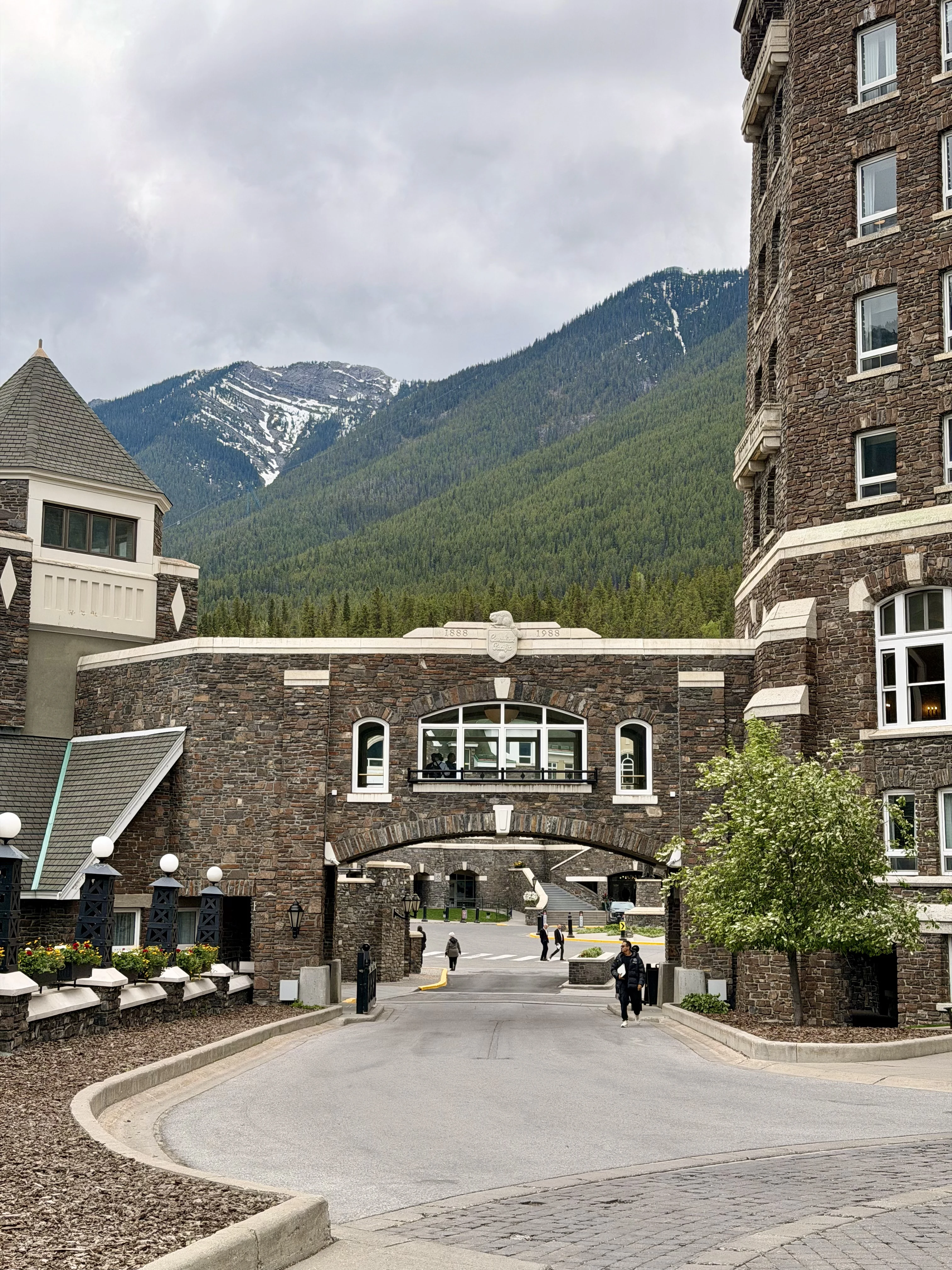 ���ɽ�Ѷ���������①�����䲻�ࡤ���Ѷ��ɳǱ� ����ͷ� Fairmont Gold Banff Springs