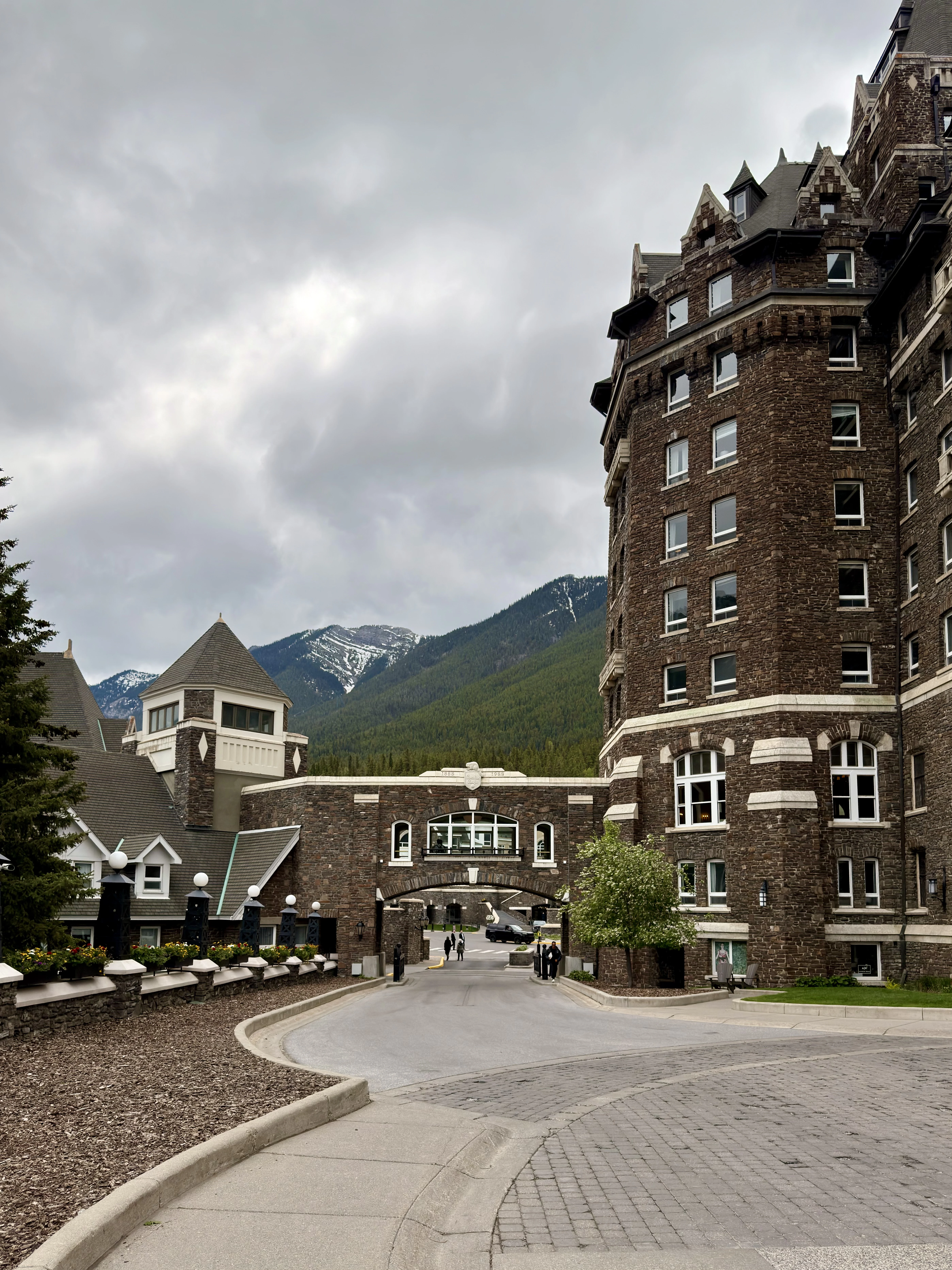 ���ɽ�Ѷ���������①�����䲻�ࡤ���Ѷ��ɳǱ� ����ͷ� Fairmont Gold Banff Springs