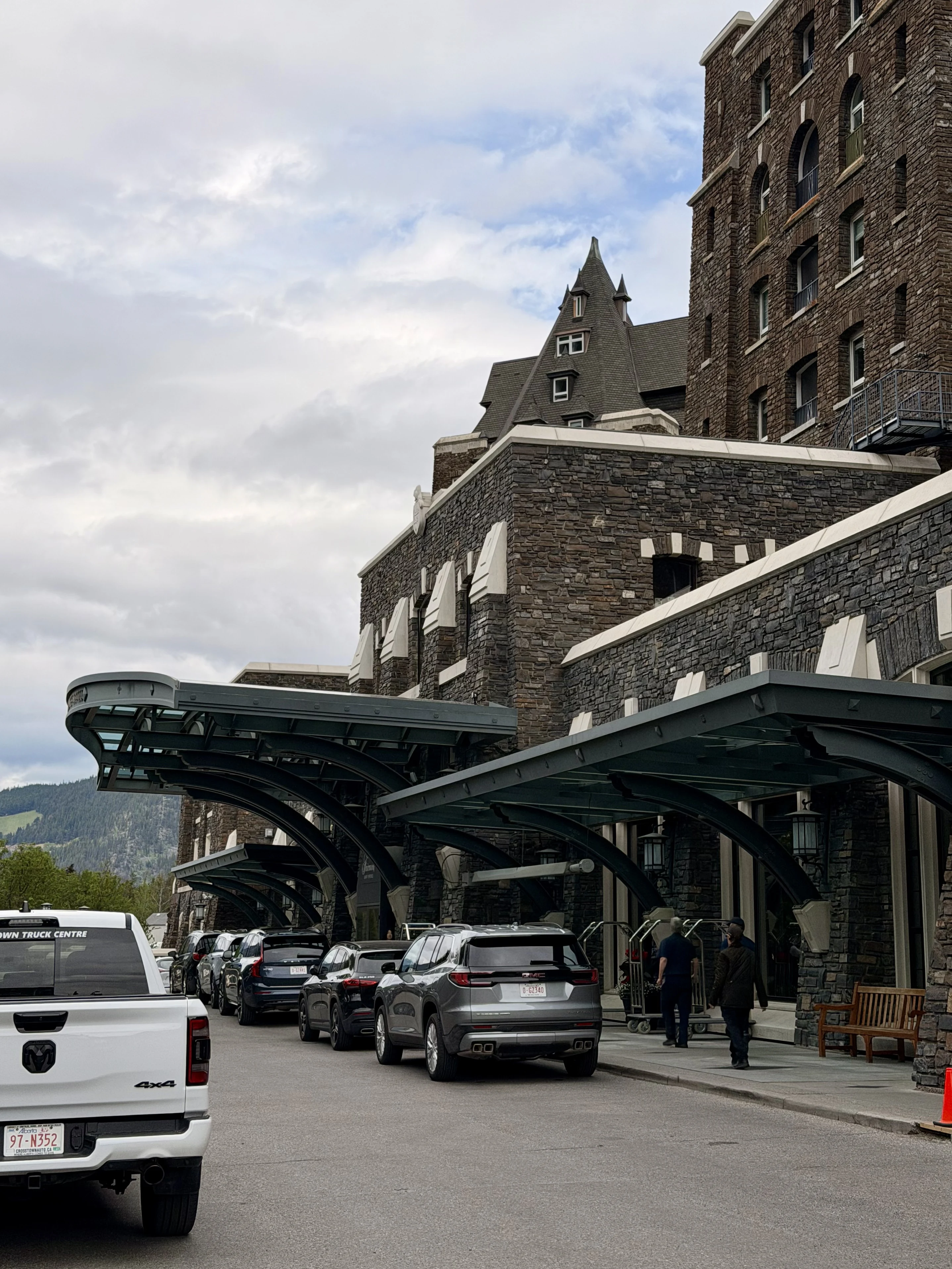 ���ɽ�Ѷ���������①�����䲻�ࡤ���Ѷ��ɳǱ� ����ͷ� Fairmont Gold Banff Springs