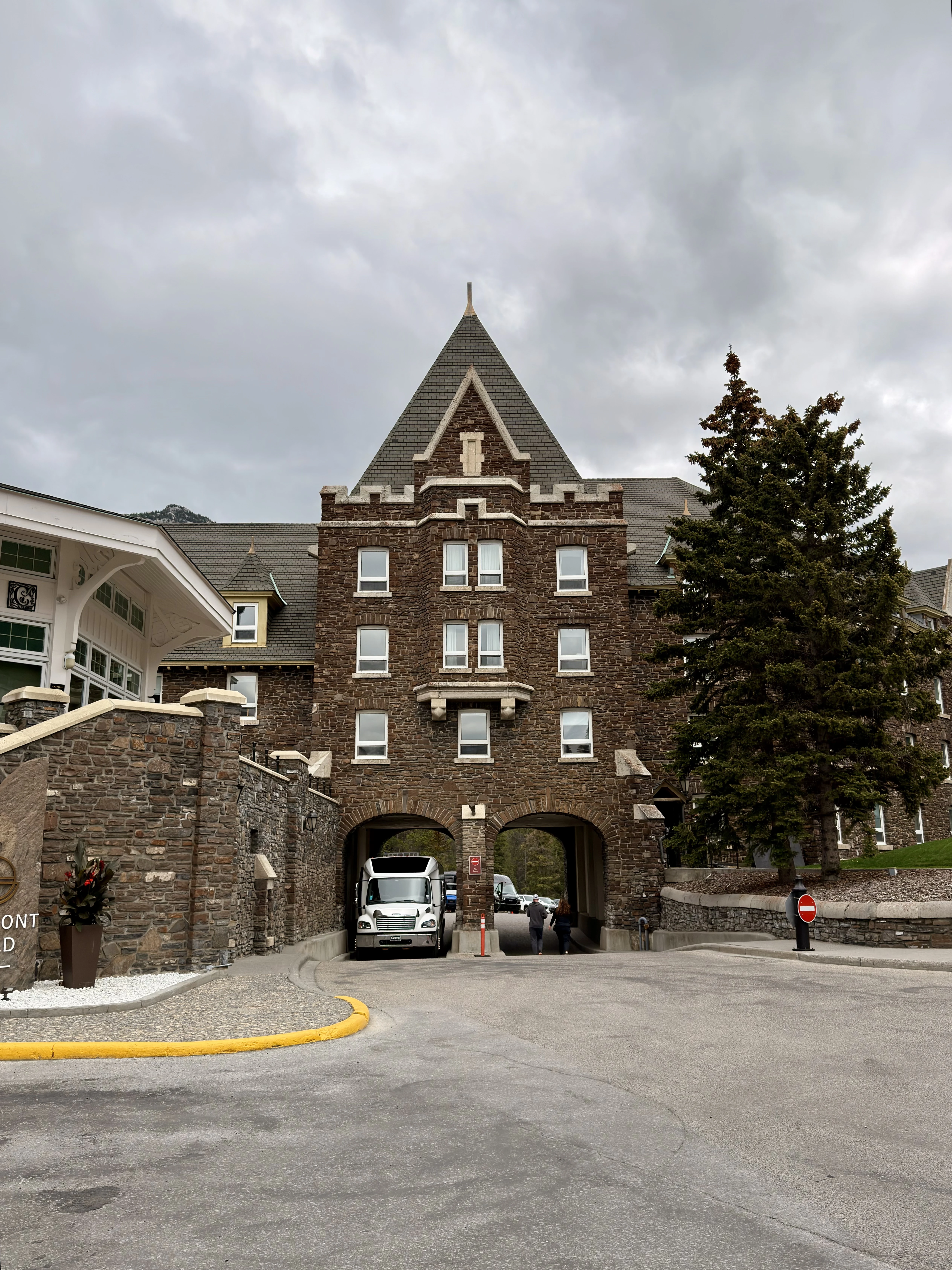 ���ɽ�Ѷ���������①�����䲻�ࡤ���Ѷ��ɳǱ� ����ͷ� Fairmont Gold Banff Springs