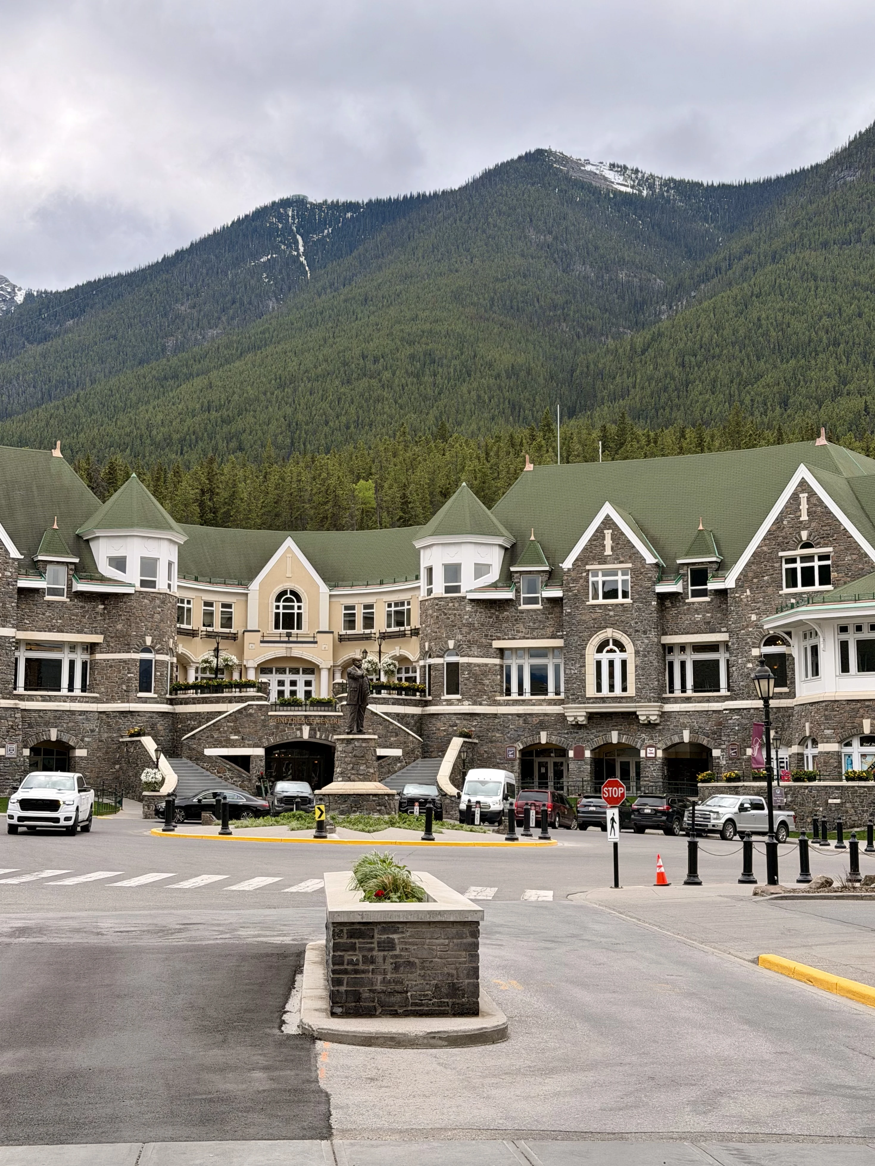 ���ɽ�Ѷ���������①�����䲻�ࡤ���Ѷ��ɳǱ� ����ͷ� Fairmont Gold Banff Springs
