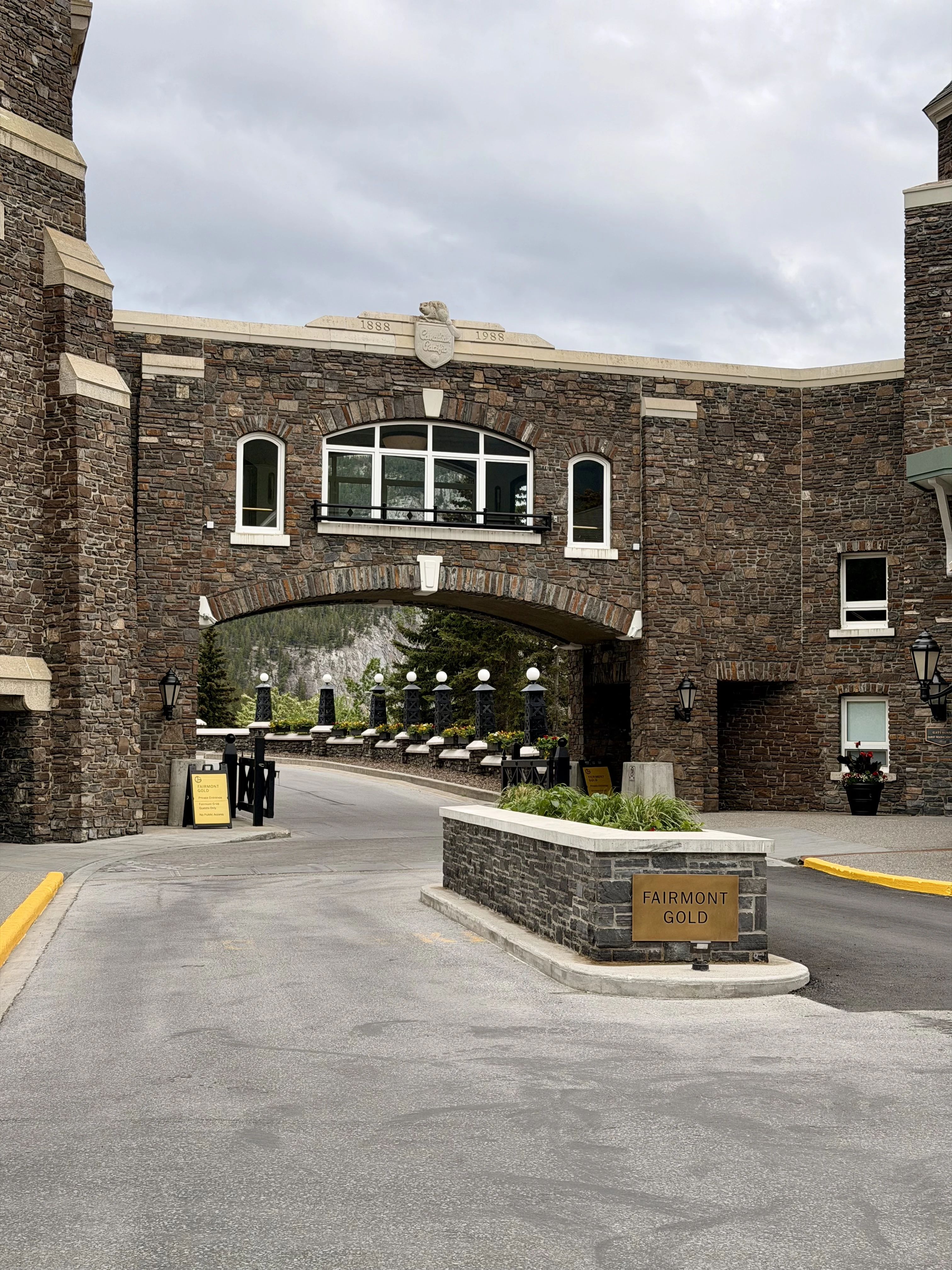 ���ɽ�Ѷ���������①�����䲻�ࡤ���Ѷ��ɳǱ� ����ͷ� Fairmont Gold Banff Springs