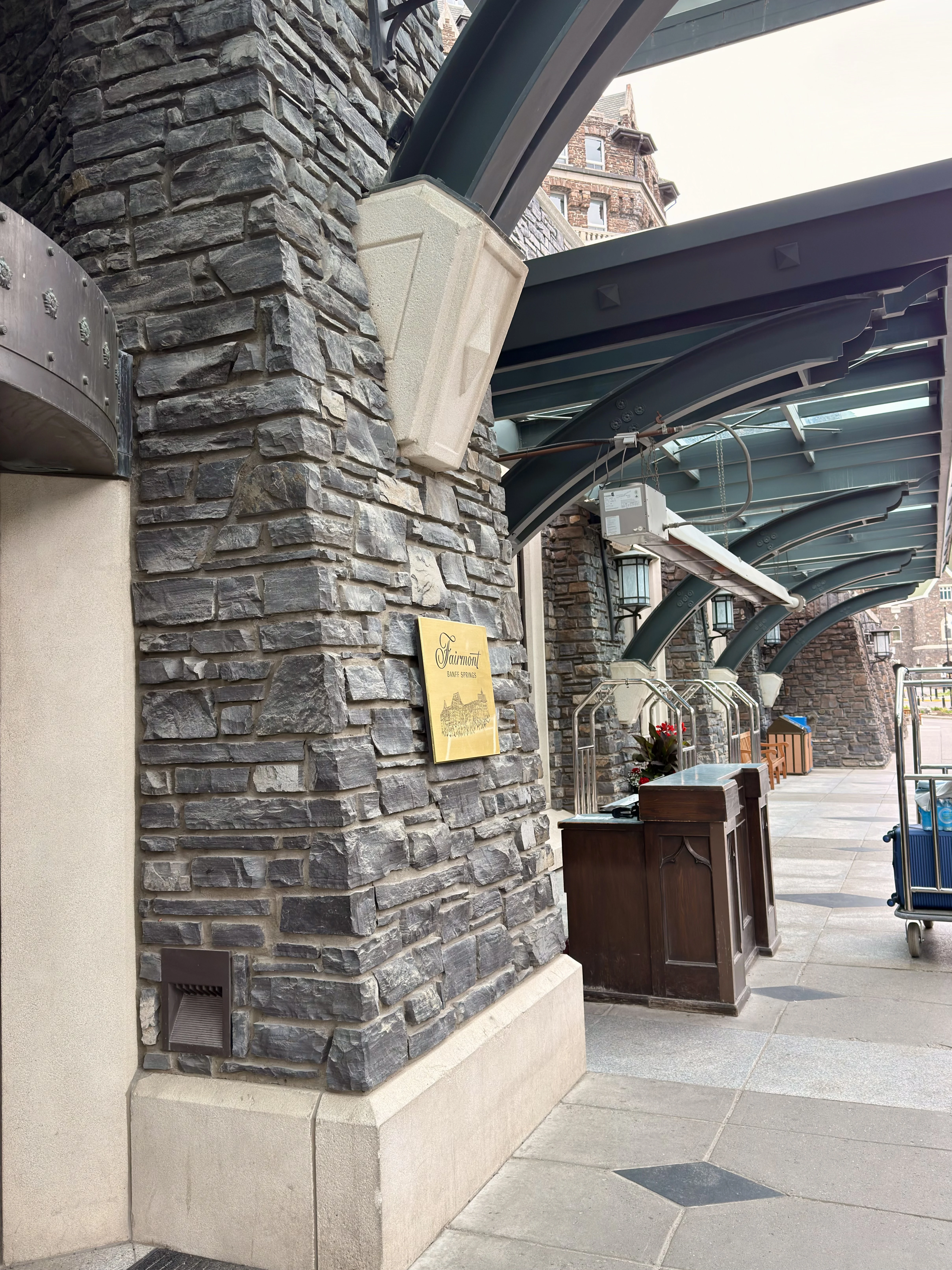 ���ɽ�Ѷ���������①�����䲻�ࡤ���Ѷ��ɳǱ� ����ͷ� Fairmont Gold Banff Springs