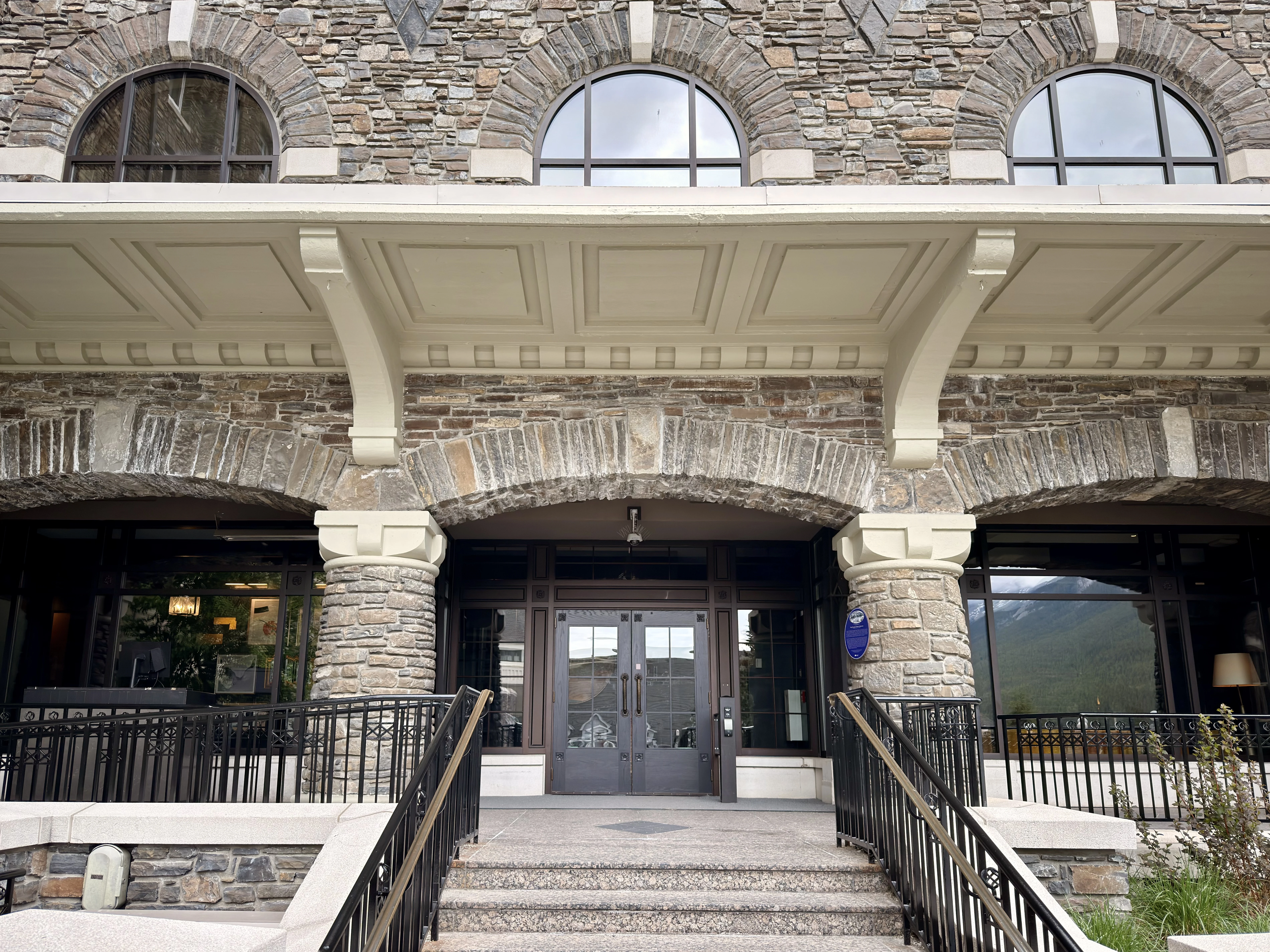 ���ɽ�Ѷ���������①�����䲻�ࡤ���Ѷ��ɳǱ� ����ͷ� Fairmont Gold Banff Springs