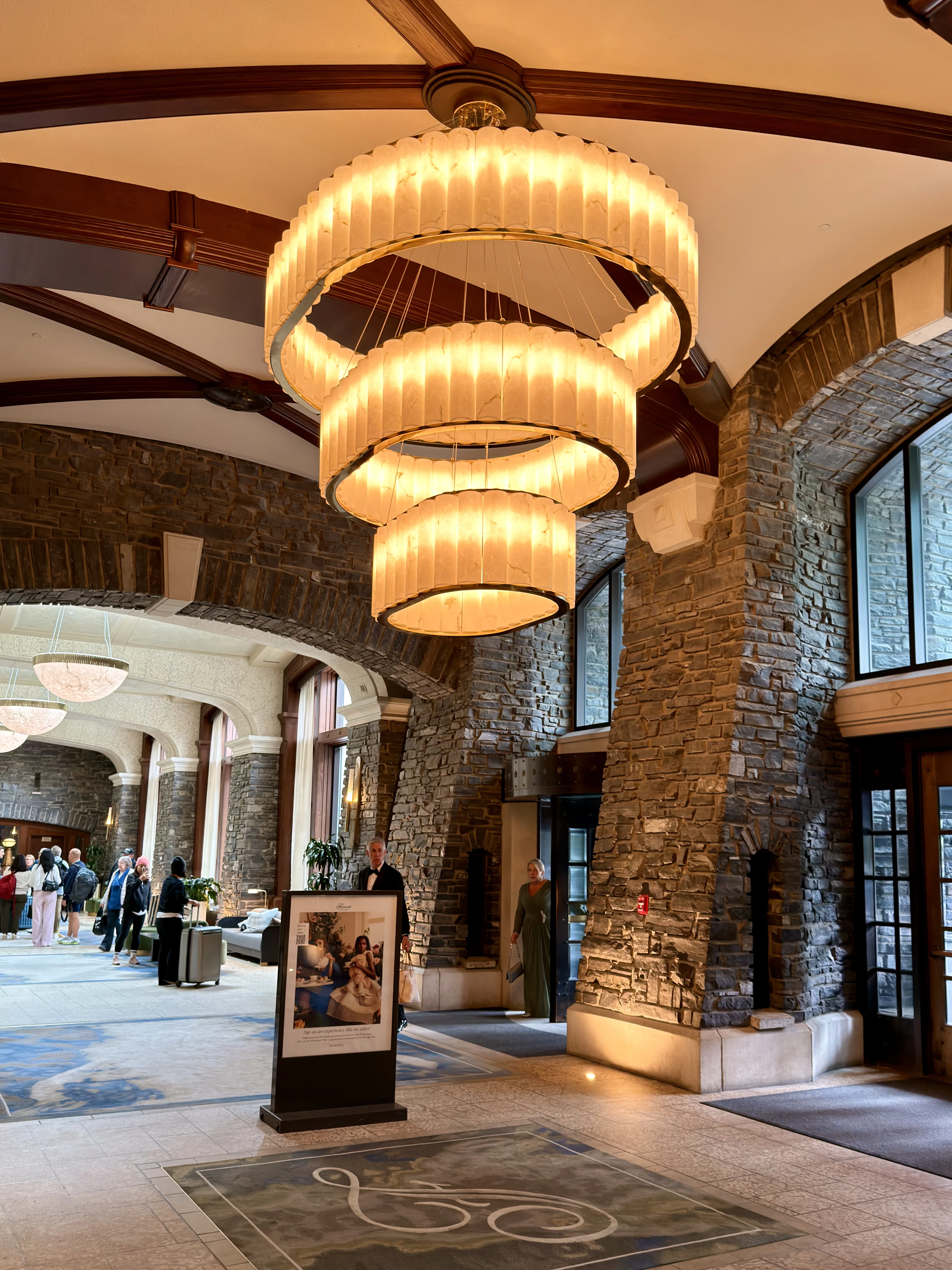 ���ɽ�Ѷ���������①�����䲻�ࡤ���Ѷ��ɳǱ� ����ͷ� Fairmont Gold Banff Springs