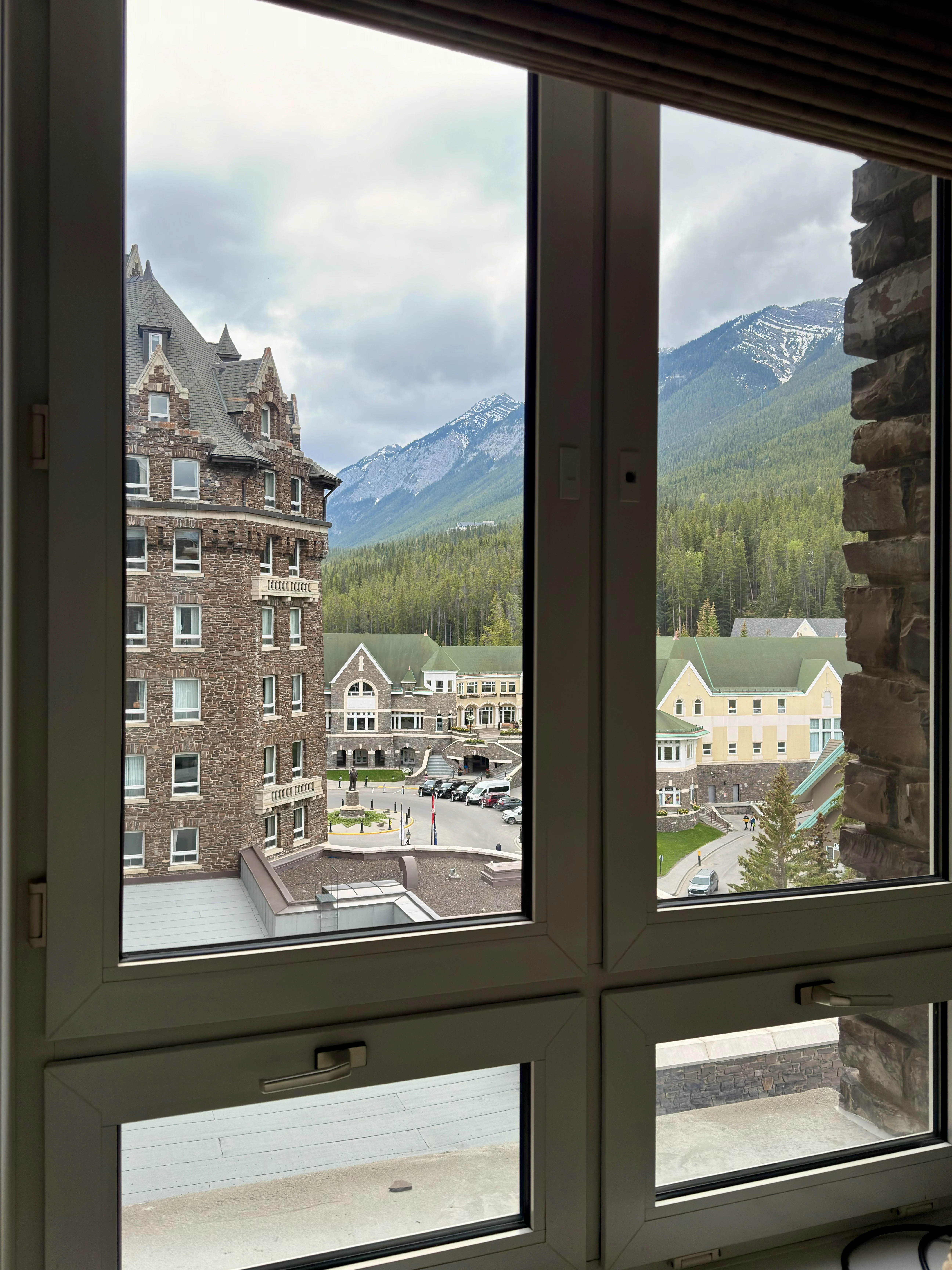 ���ɽ�Ѷ���������①�����䲻�ࡤ���Ѷ��ɳǱ� ����ͷ� Fairmont Gold Banff Springs