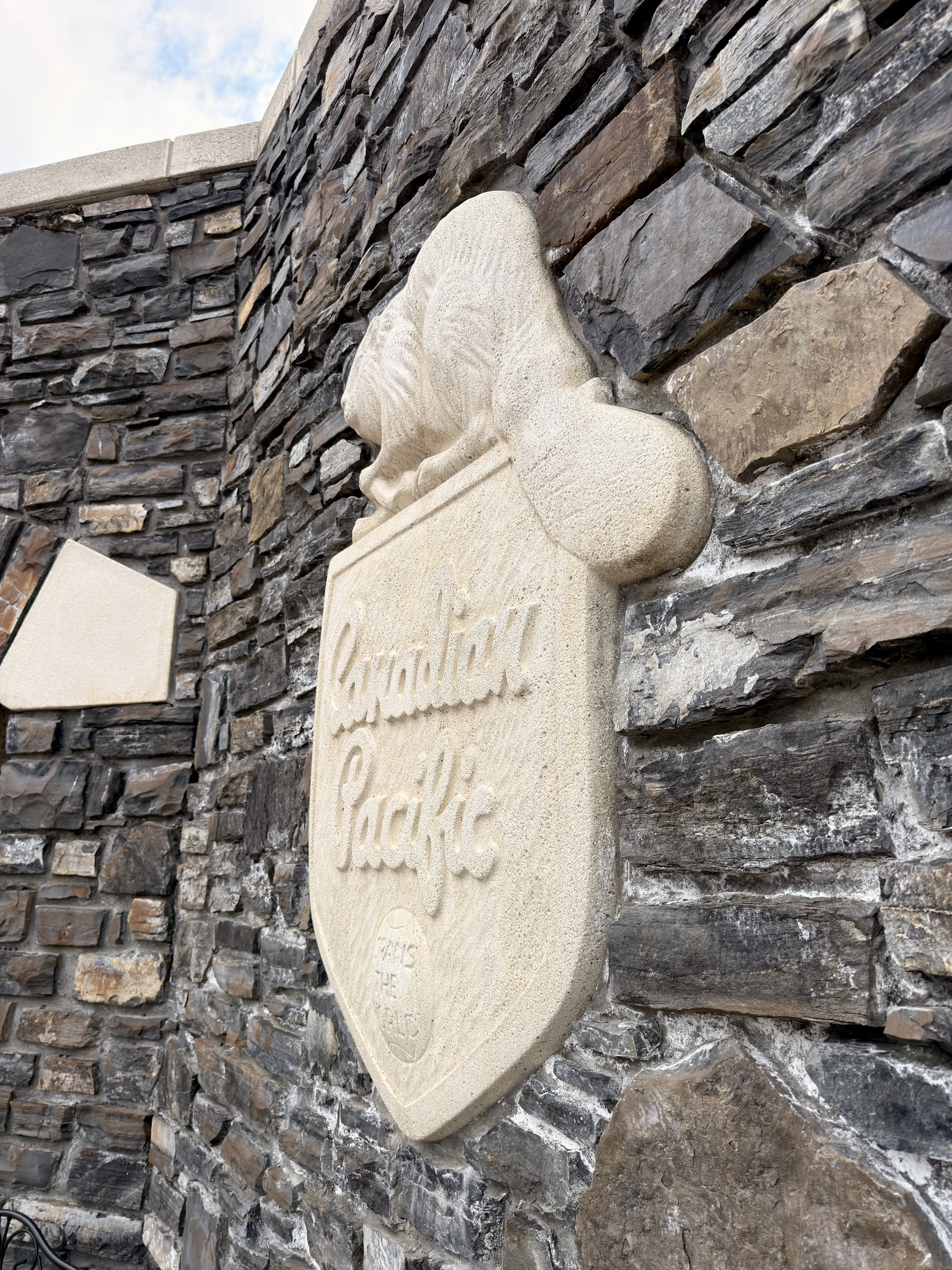 ���ɽ�Ѷ���������①�����䲻�ࡤ���Ѷ��ɳǱ� ����ͷ� Fairmont Gold Banff Springs