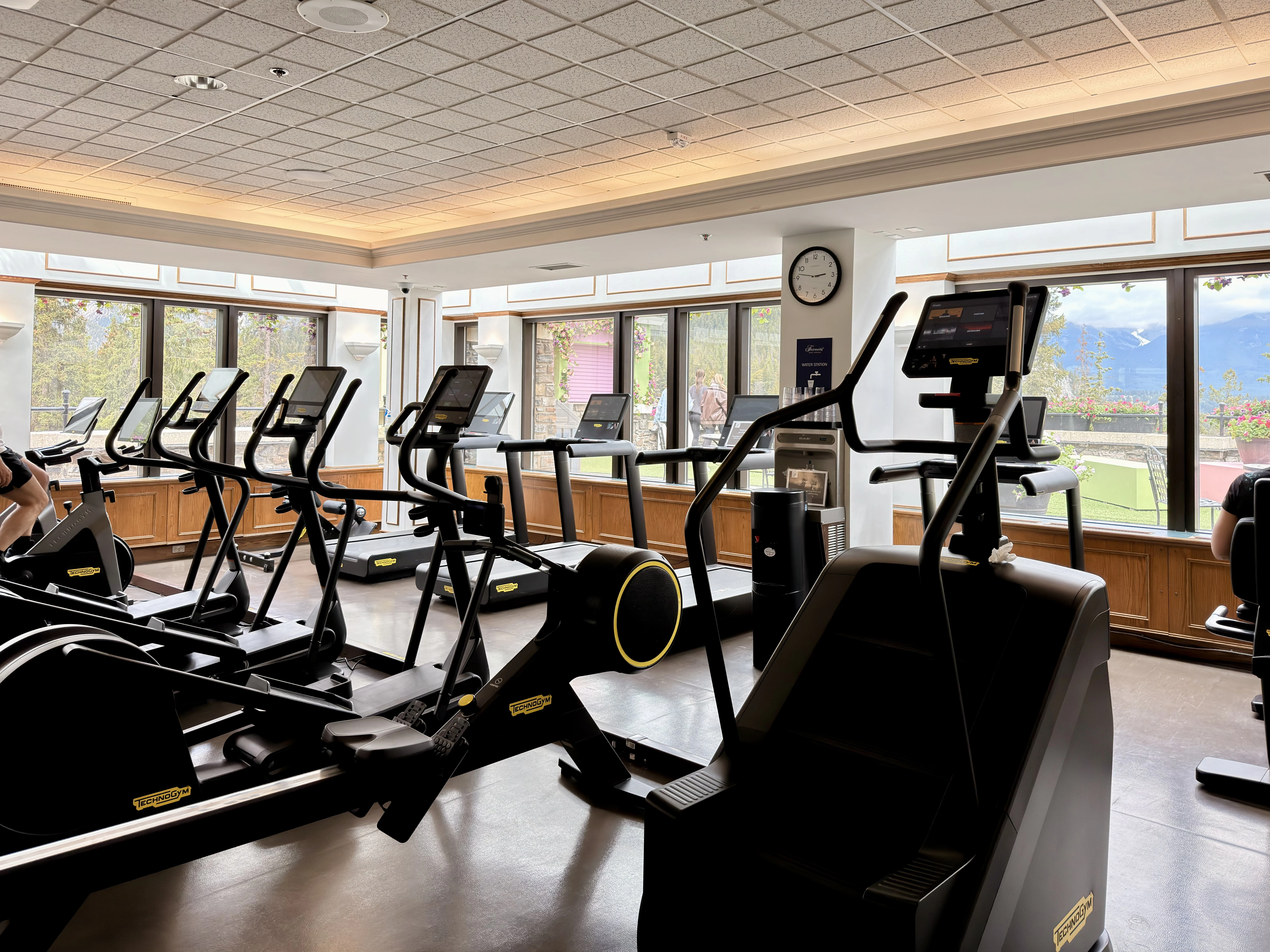 ���ɽ�Ѷ���������①�����䲻�ࡤ���Ѷ��ɳǱ� ����ͷ� Fairmont Gold Banff Springs