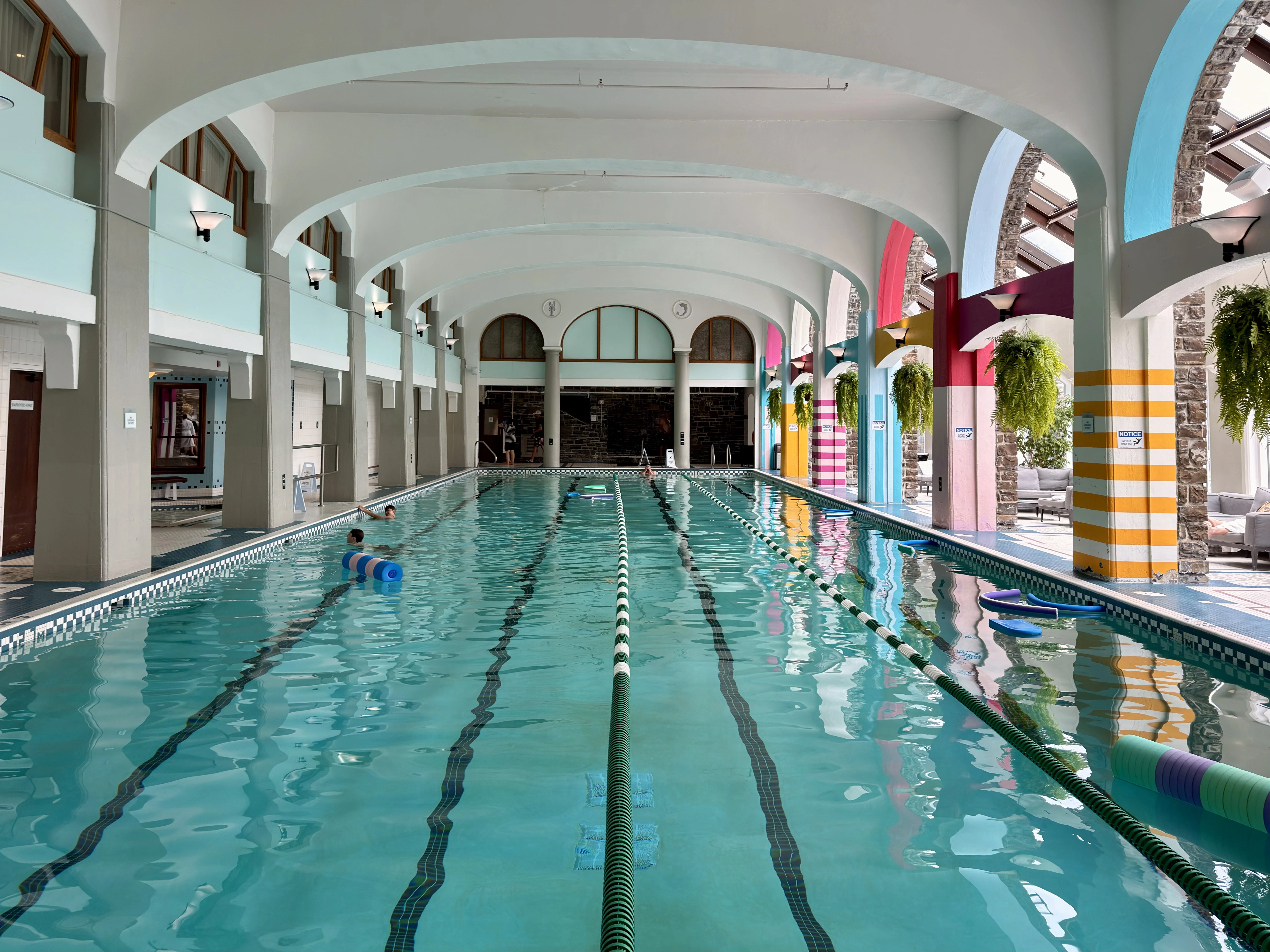 ���ɽ�Ѷ���������①�����䲻�ࡤ���Ѷ��ɳǱ� ����ͷ� Fairmont Gold Banff Springs