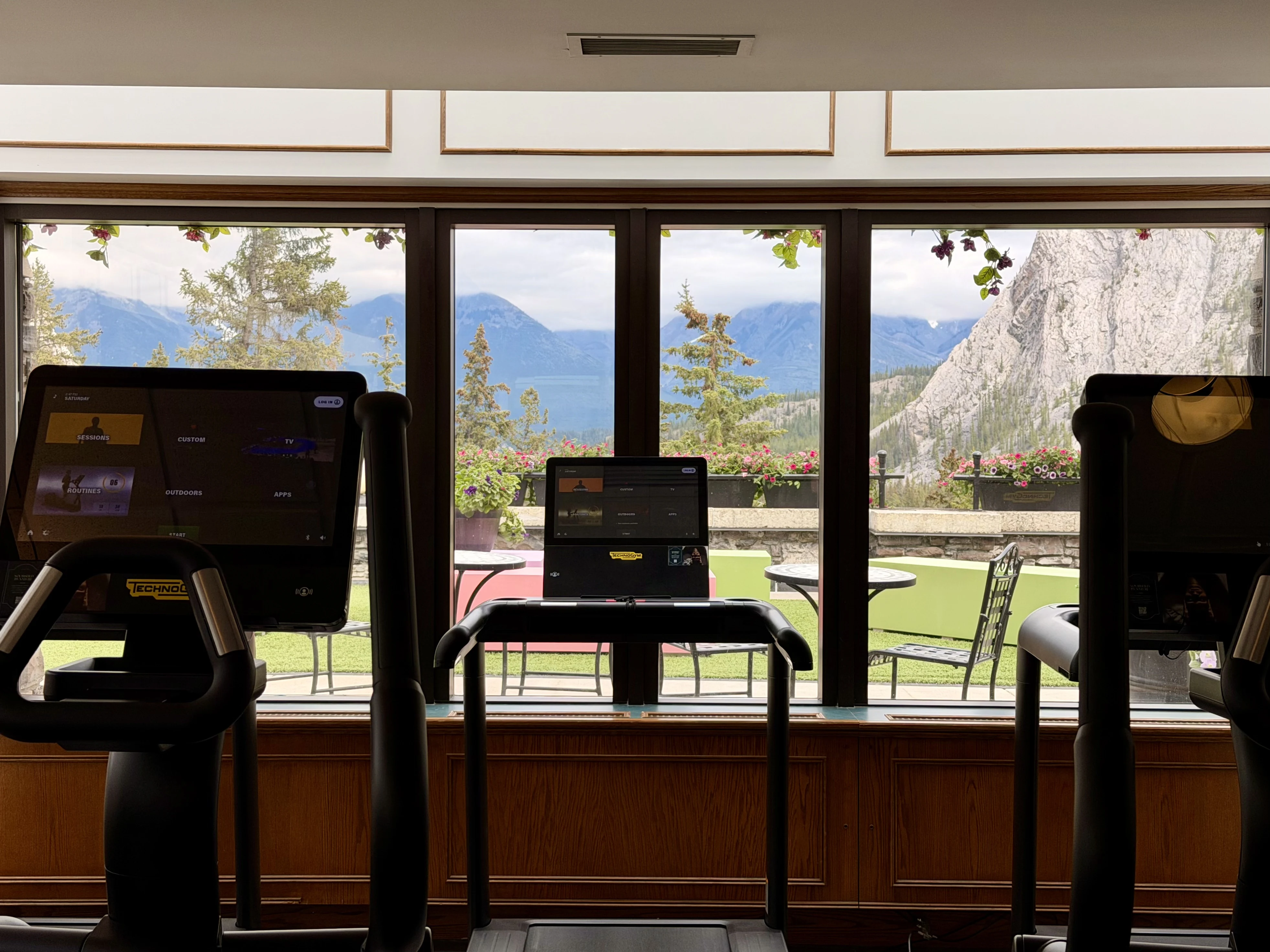 ���ɽ�Ѷ���������①�����䲻�ࡤ���Ѷ��ɳǱ� ����ͷ� Fairmont Gold Banff Springs