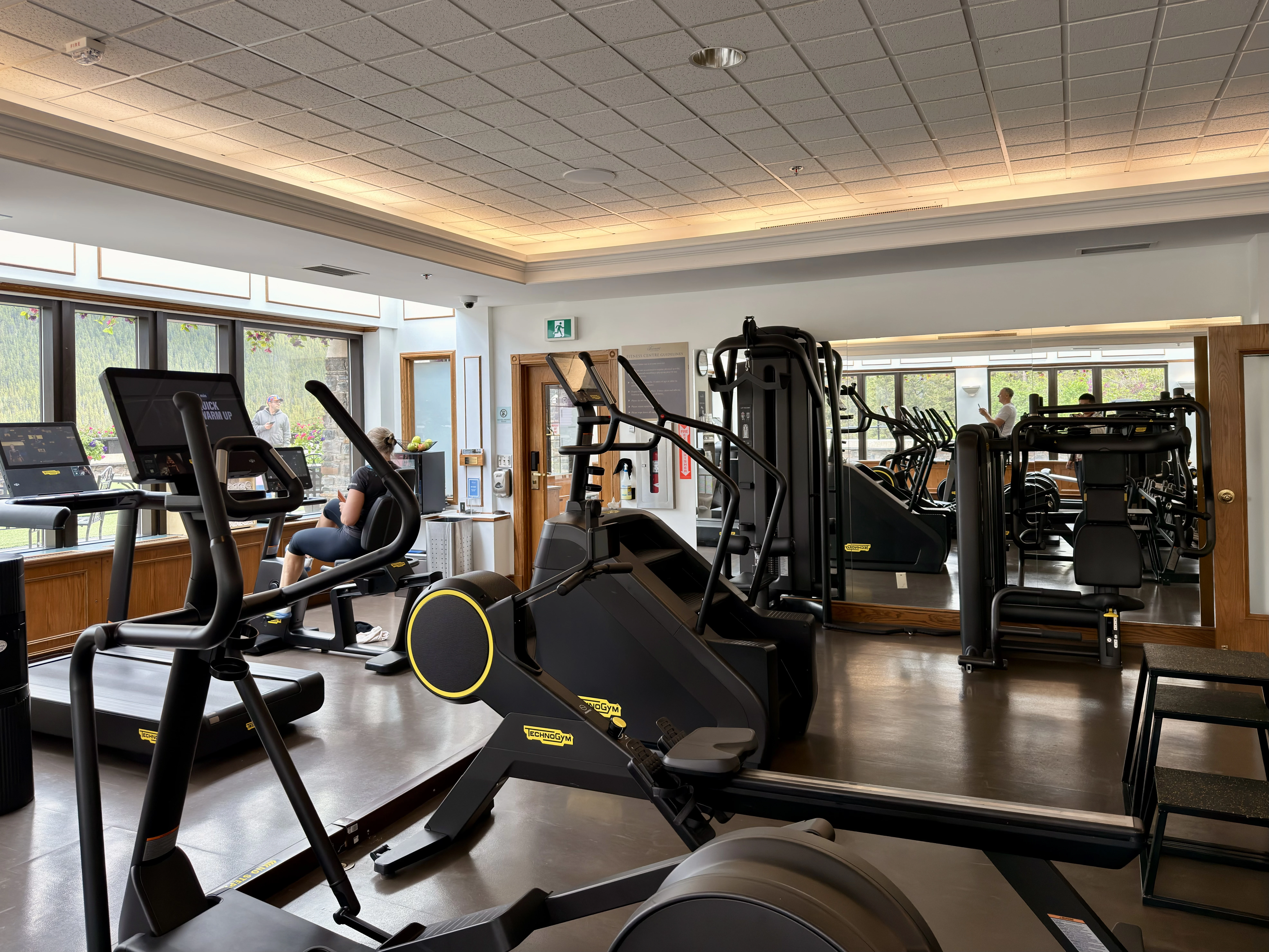���ɽ�Ѷ���������①�����䲻�ࡤ���Ѷ��ɳǱ� ����ͷ� Fairmont Gold Banff Springs