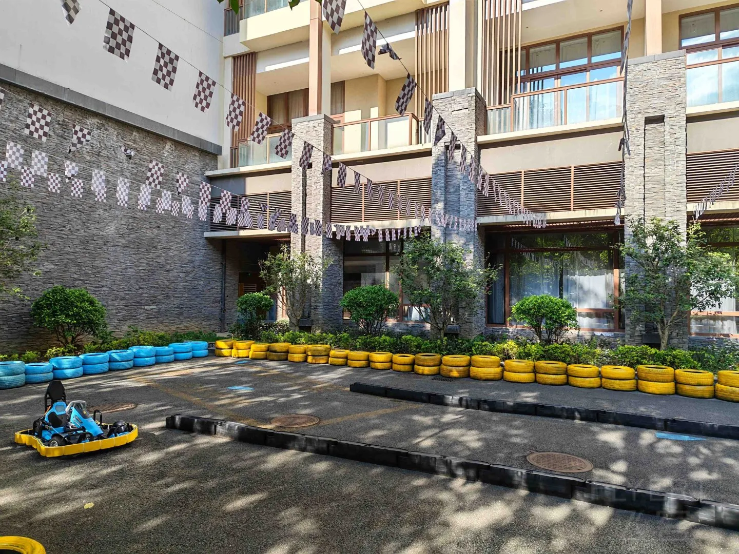 130555jqglTBheEuoPYCSd.jpg