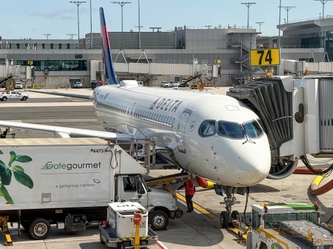 �Ա�����������ͷ�Ȳգ���������DL2109 LGA-IAH A220-300ͷ�Ȳ�����