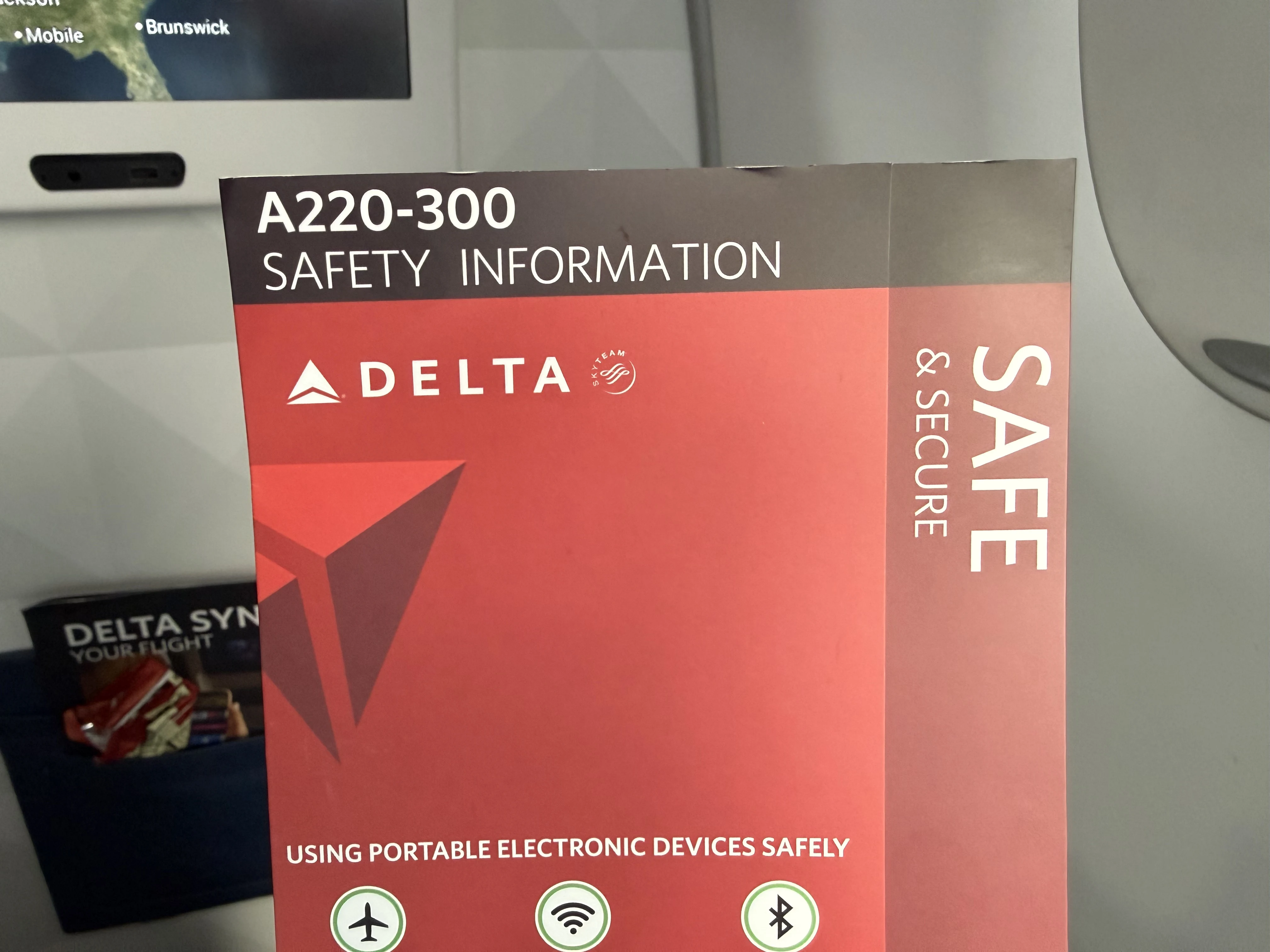 �Ա�����������ͷ�Ȳգ���������DL2109 LGA-IAH A220-300ͷ�Ȳ�����